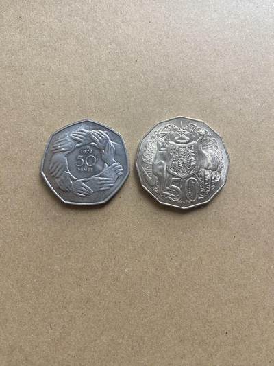 【炜奕收藏】，第十七期 - 英国和澳大利亚两枚50分异形币