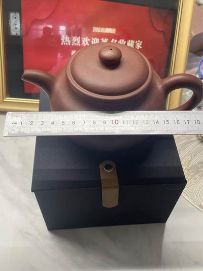 第九场：紫砂茶壶、翡翠、手镯、古钱币、机制币、纸币、毛主席徽章等，多单邮费合一，永恒包老包真。 - 名家顾景舟款紫砂半菊壶（壶盖有磕碰）带盒