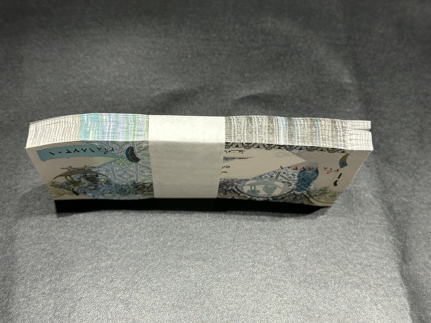 《外钞收藏家》第四百三十一期（连拍场） 卡塔尔1里亚尔100连号 全新UNC