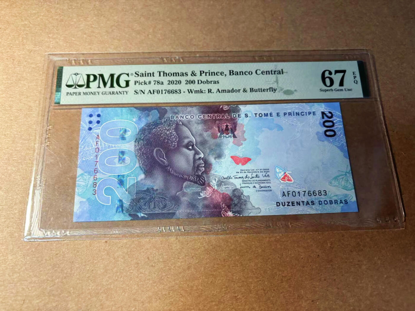 【炜奕收藏】，第十七期 圣多美和普林西比200多布拉，PMG评级