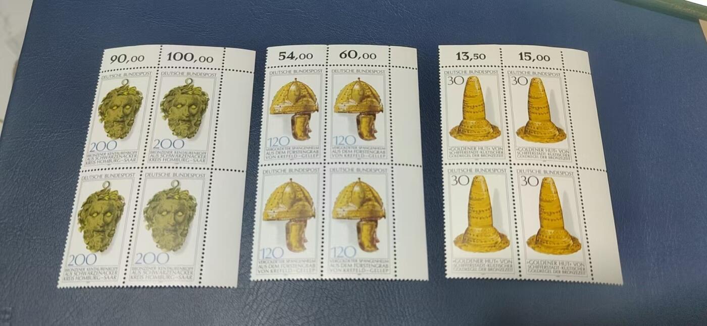 德国邮票专场，都是四方连套票！版别多多！ 德国邮票四方联一套，1977年发行，德国  出土文物3全，品相如图
