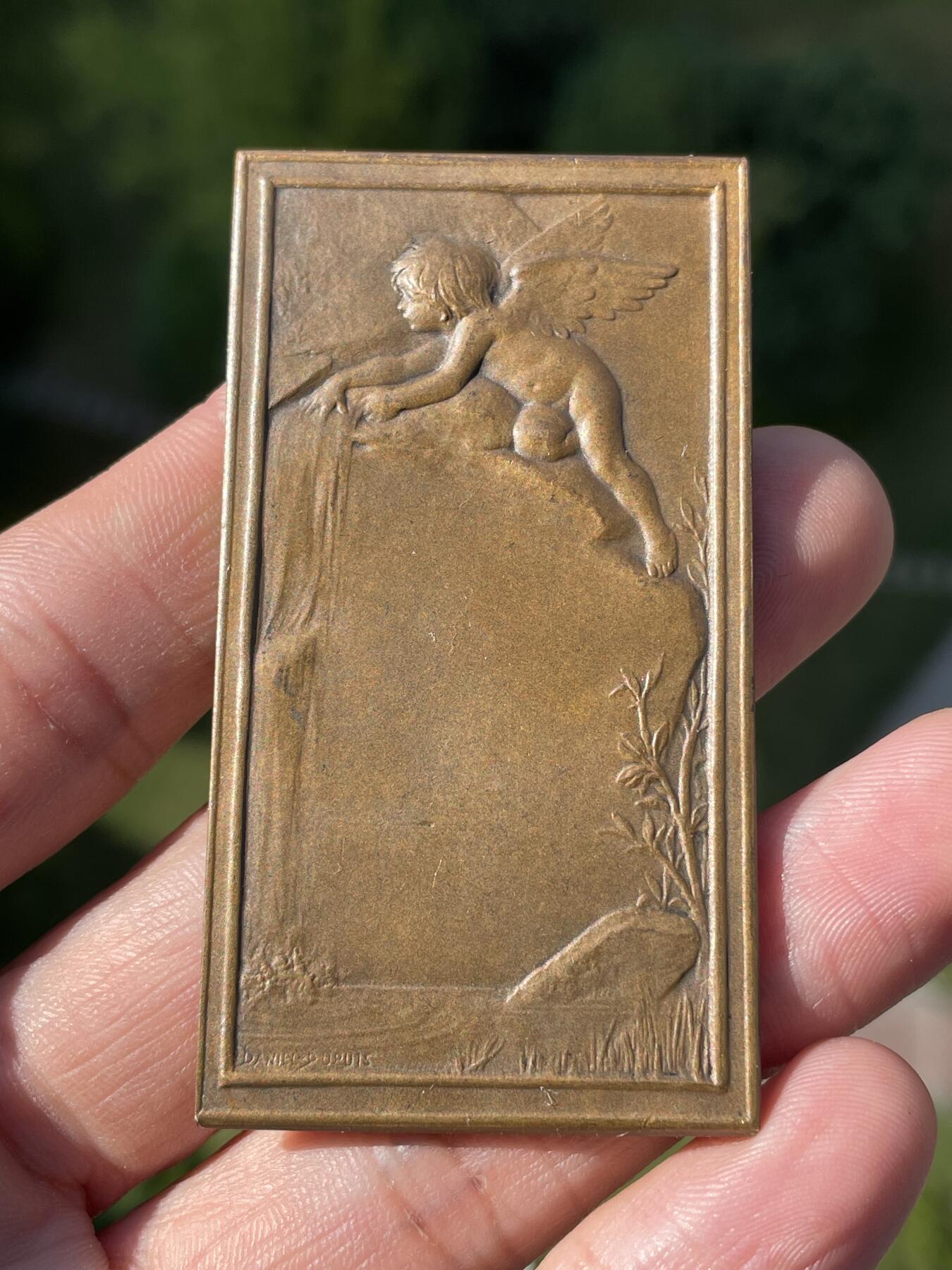 「木头集藏」章牌精品专场 D.Dupuis～法国‘泉’ 艺术铜章，尺寸：66×36 mm，无边铭，名家代表作品，品相很不错！