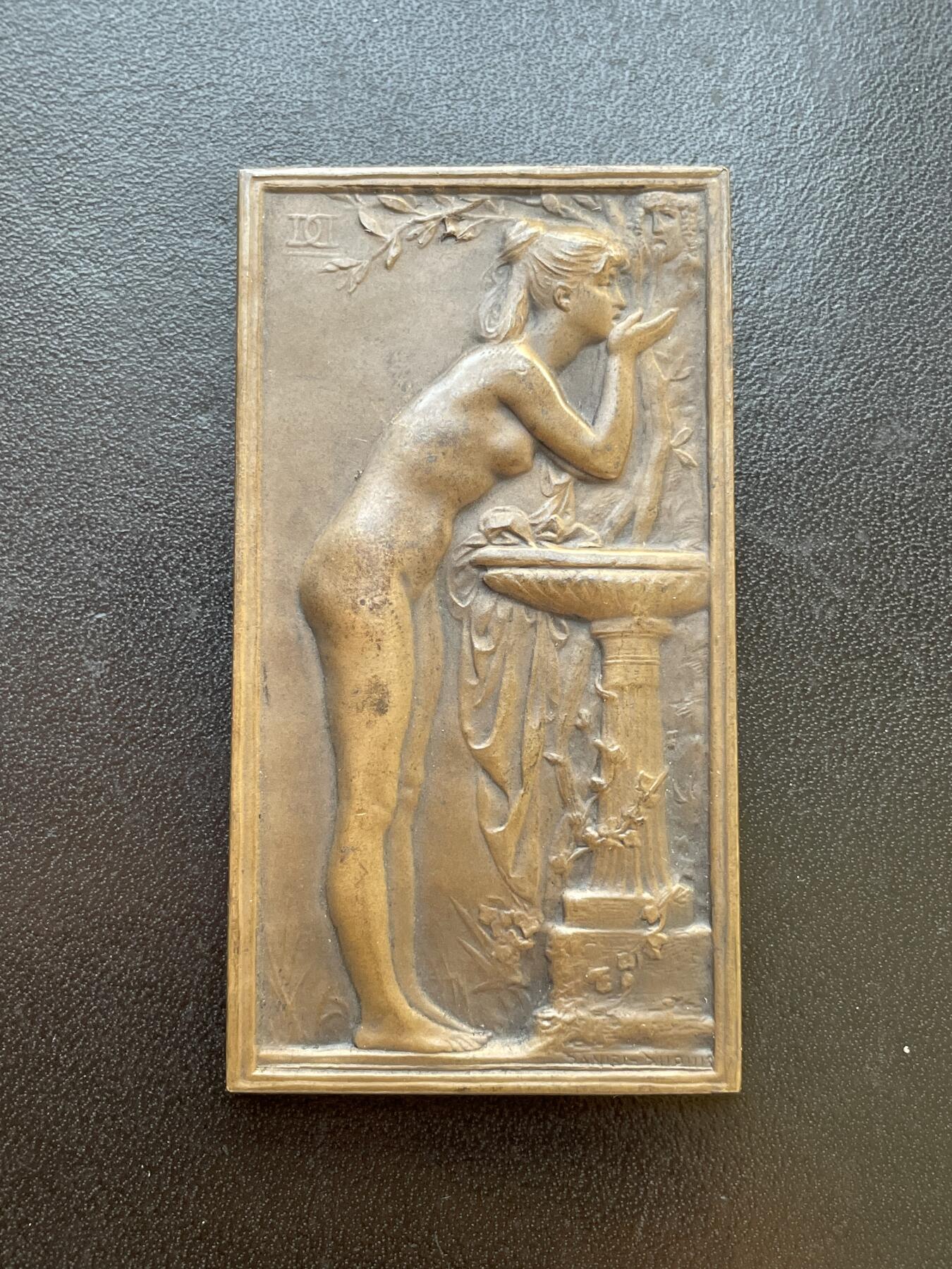 「木头集藏」章牌精品专场 D.Dupuis～法国‘泉’ 艺术铜章，尺寸：66×36 mm，无边铭，名家代表作品，品相很不错！