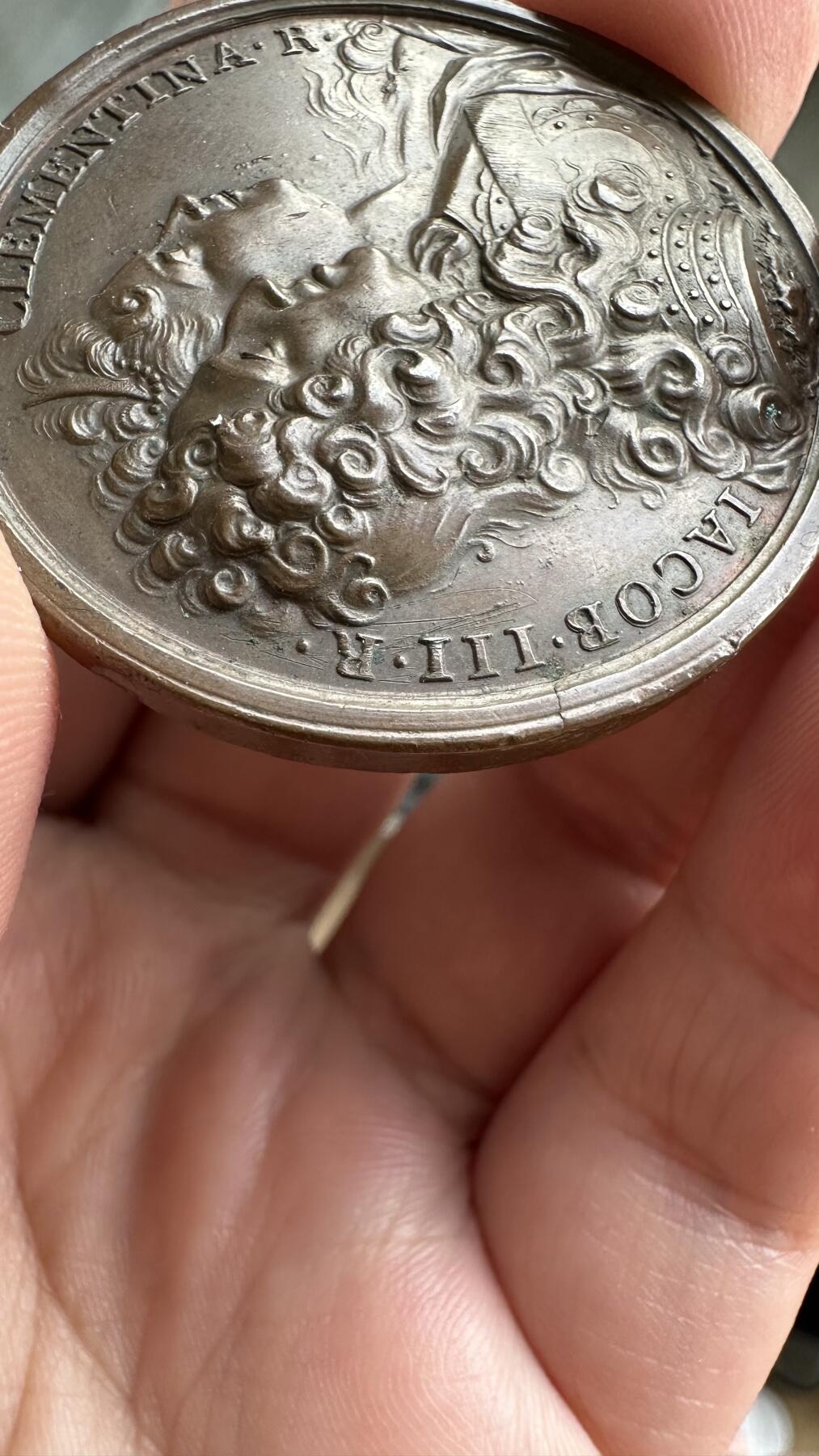 1720年英国王储查理王子诞生纪念章  直径41mm，重35克 目录Eimer 488