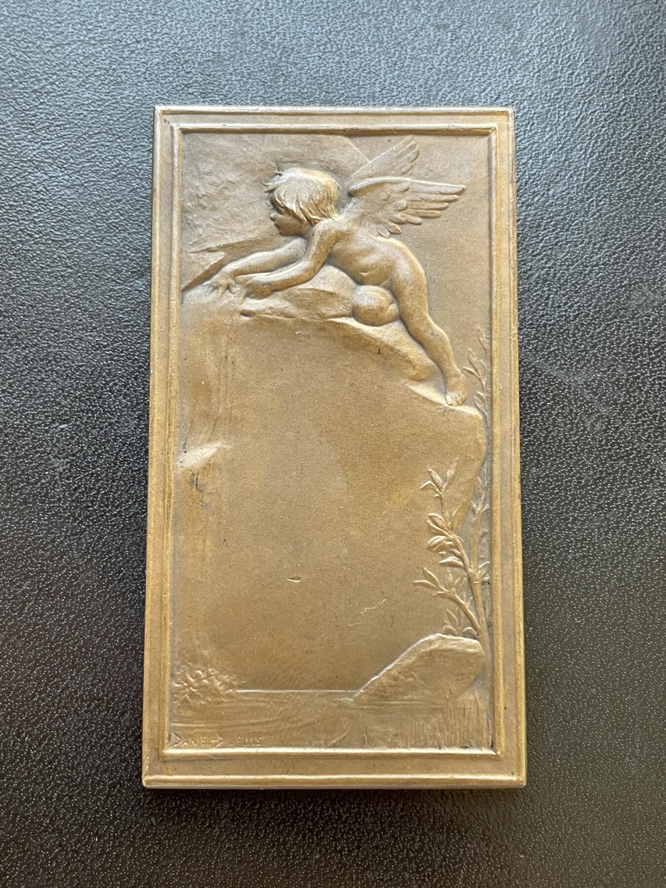 「木头集藏」章牌精品专场 D.Dupuis～法国‘泉’ 艺术铜章，尺寸：66×36 mm，无边铭，名家代表作品，品相很不错！