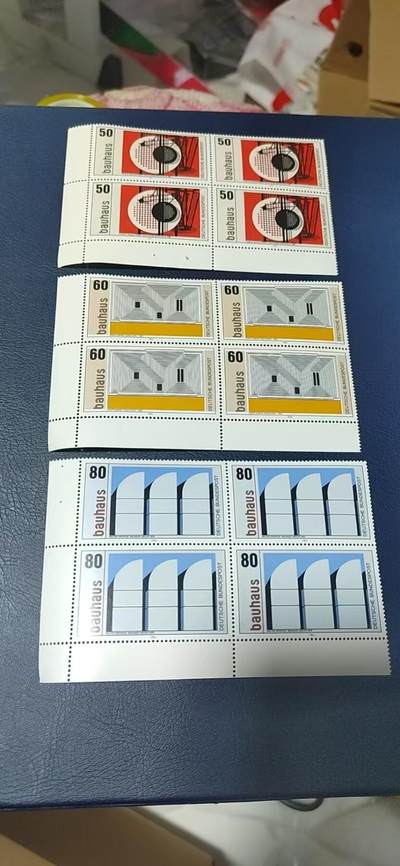 🔥成套🔥德国邮票专场，都是四方联套票 - 德国邮票  四方联一套，1983年发行，鲍豪斯美术建筑学院格罗设计作品3全 ，品相如图