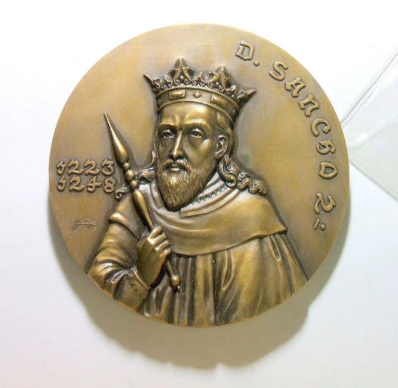 葡萄牙皇帝桑乔二世 重铠甲骑士高浮雕精制超大铜章 82MM 242克 葡萄牙皇帝桑乔二世 重铠甲骑士高浮雕精制超大铜章 82MM 242克