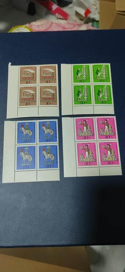 🔥套票🔥德国邮票专场，都是四方联套票 - 德国邮票四方联一套，1969年发行，  锡纸玩偶和玩具4全，品相如图
