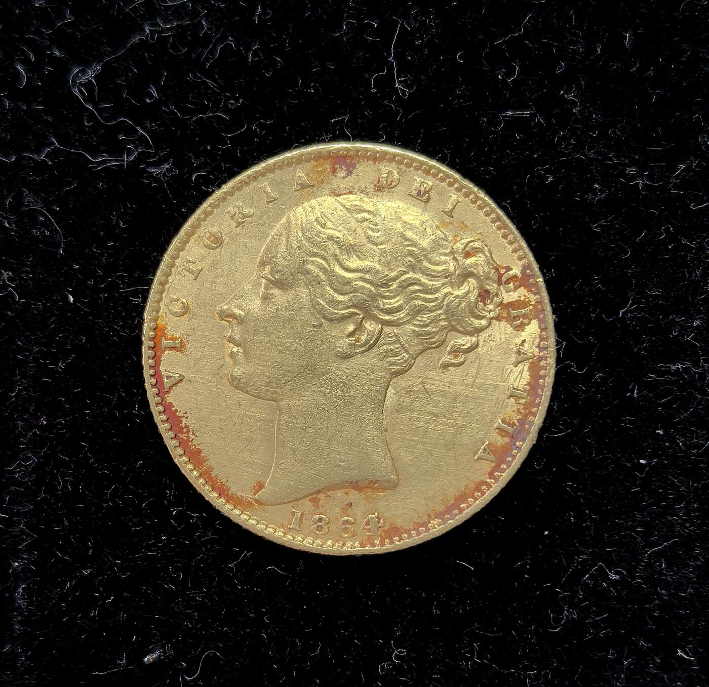 FXS世界钱币微拍第二百八十七期 1864英国小维索维林金币，模具编号52，7.988g，917金。