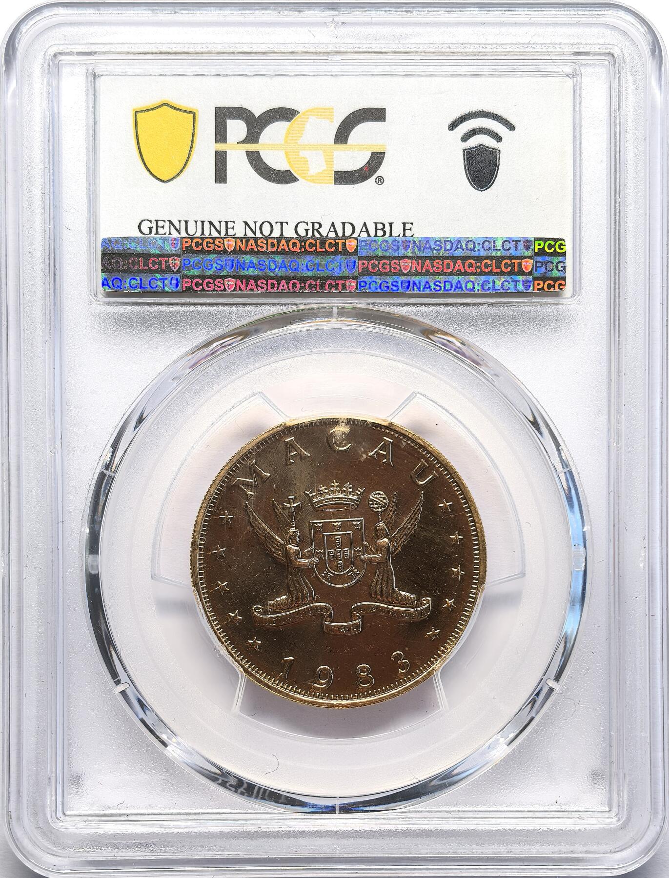 FXS世界钱币微拍第二百八十七期 1983中国澳门癸亥猪年1000元金币PCGS-UNCD，普制比精铸少，发行仅仅400枚，正面六点方位边齿有磕碰，其余都好，15.976g，917金。