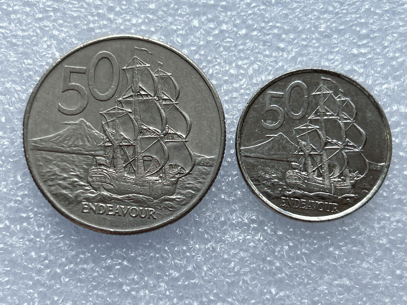 第一海外回流一元起拍收藏 散集专场 第133期 新西兰50分大小版一对