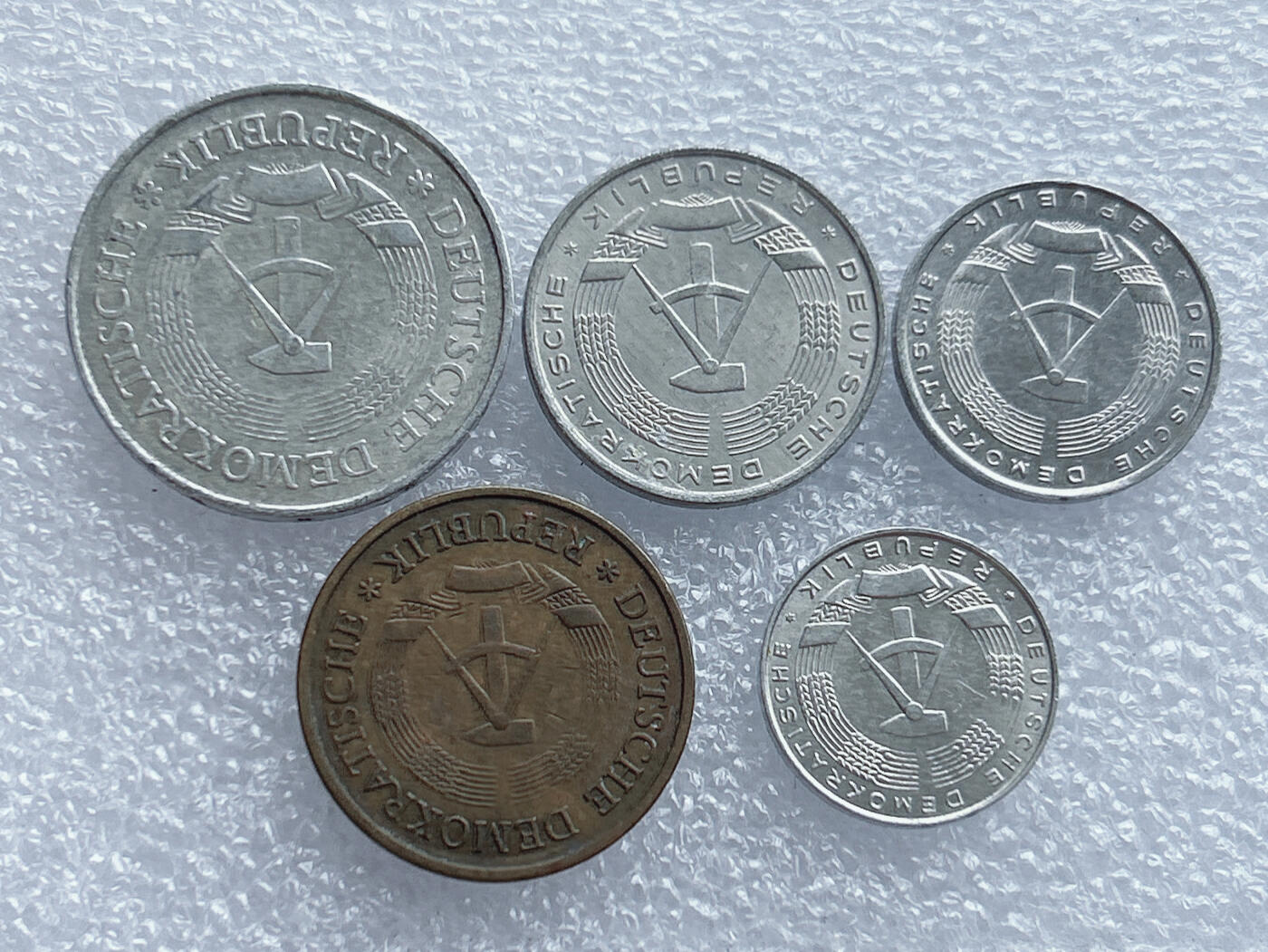 第一海外回流一元起拍收藏 散集专场 第133期 民主德国（东德）硬币5枚