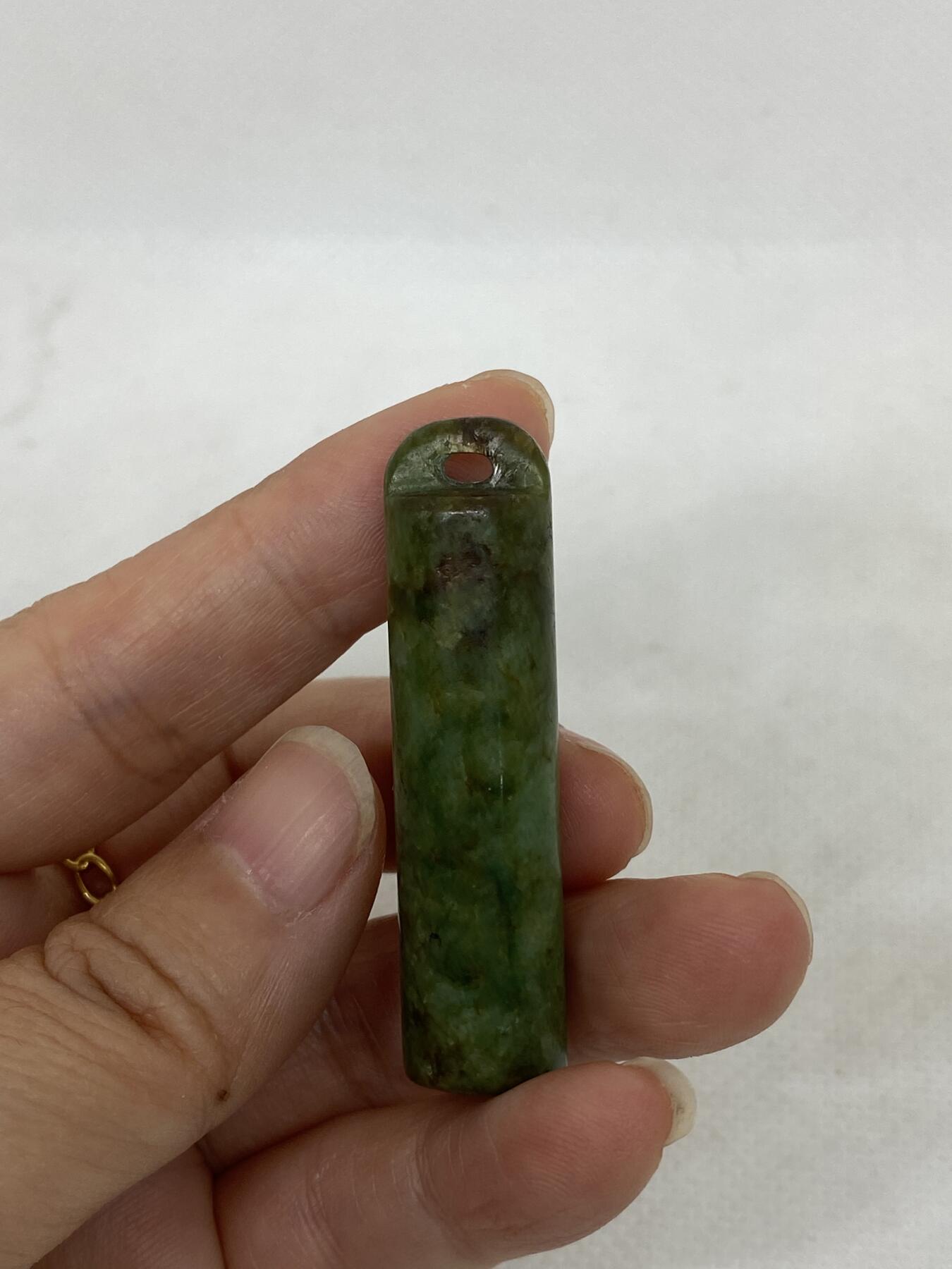 老翡翠翎子管，尺寸4 6厘米，品相如图，300包快递