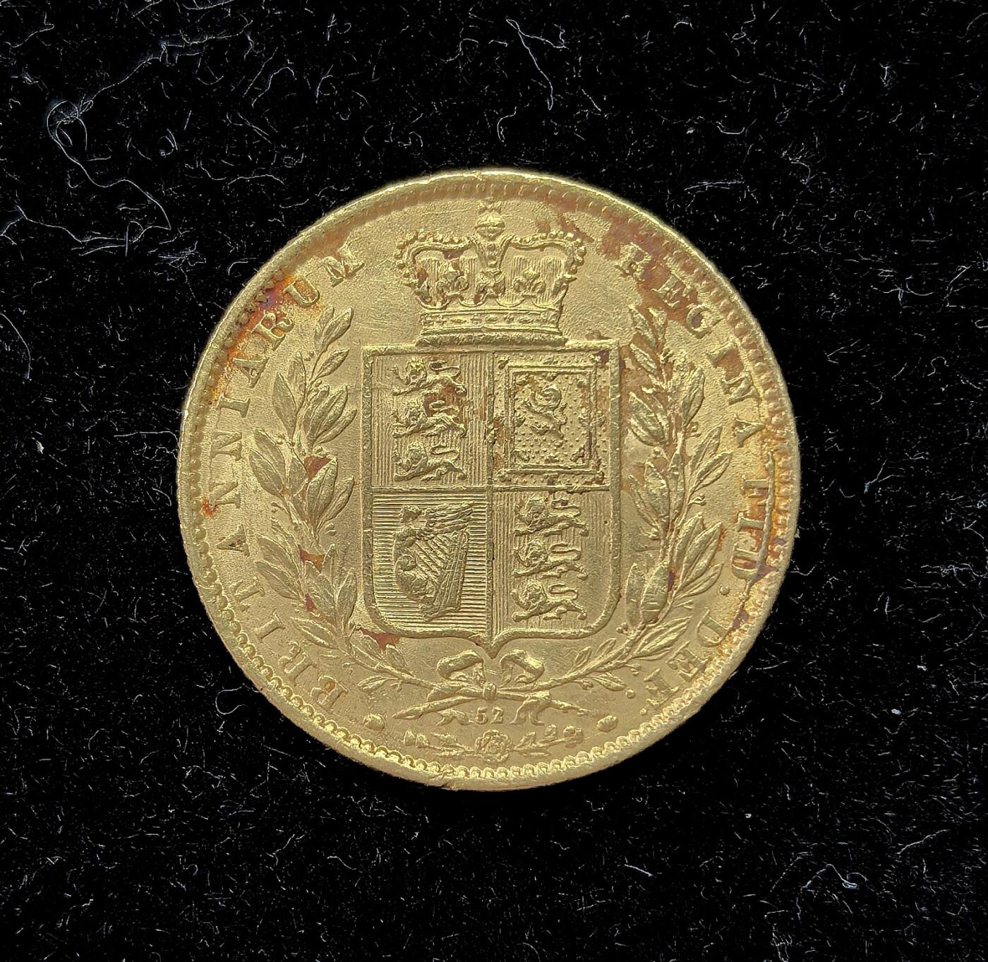 FXS世界钱币微拍第二百八十七期 1864英国小维索维林金币，模具编号52，7.988g，917金。