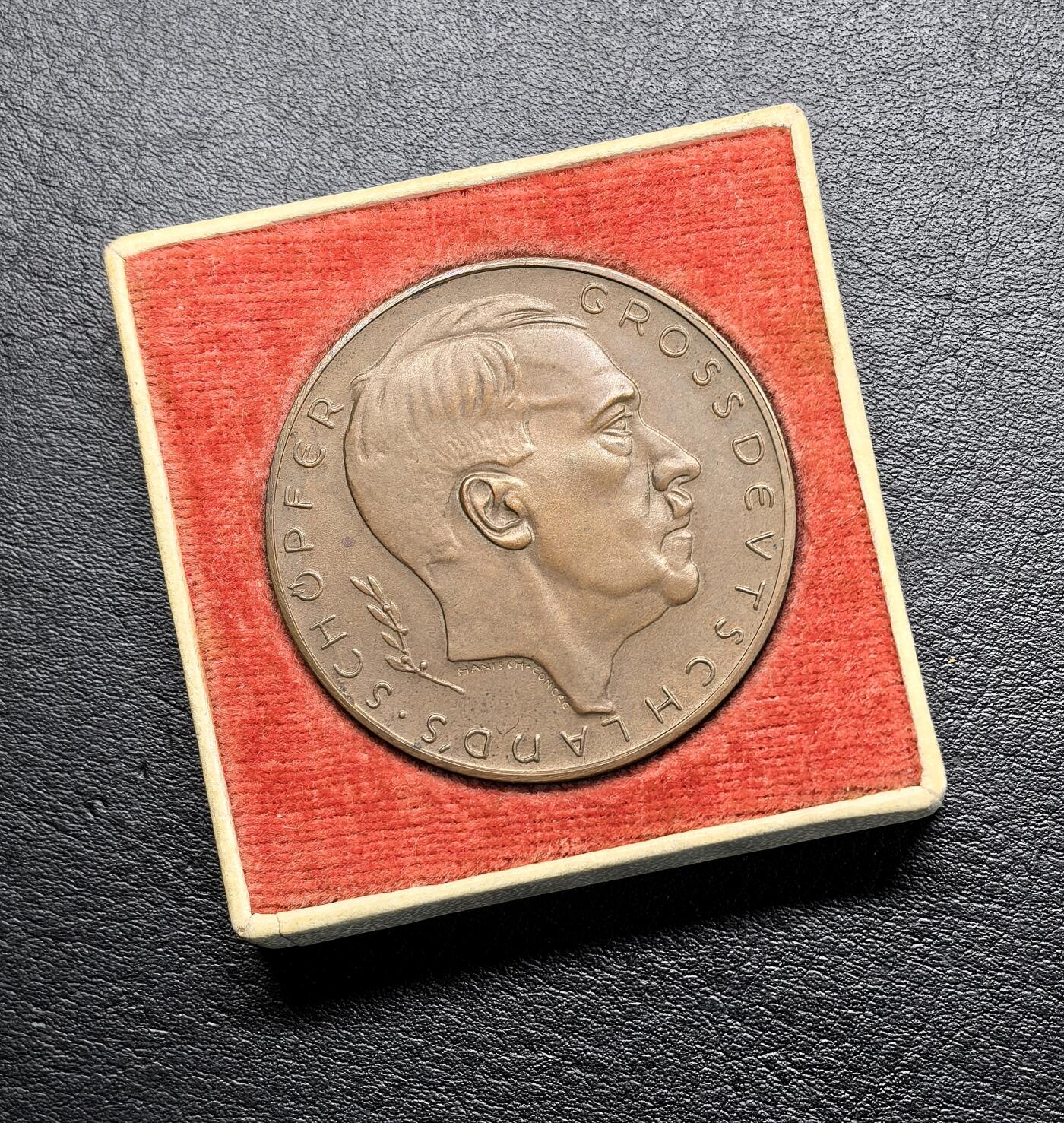 FXS世界钱币微拍第二百八十七期 1938德国吞并奥地利纪念铜章UNC，品相绝佳，附少见原盒，评级的话自估64打底。