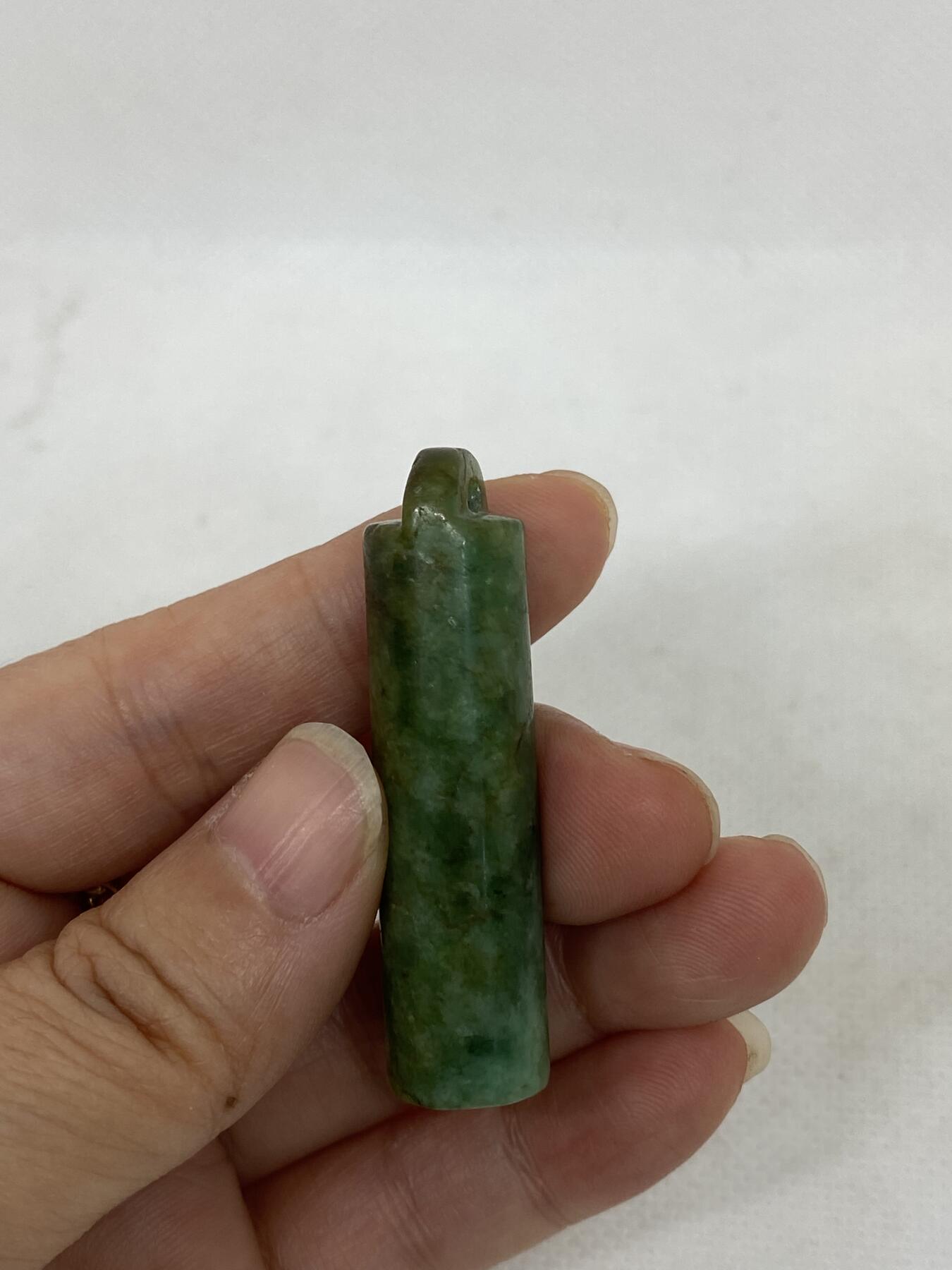 老翡翠翎子管，尺寸4 6厘米，品相如图，300包快递