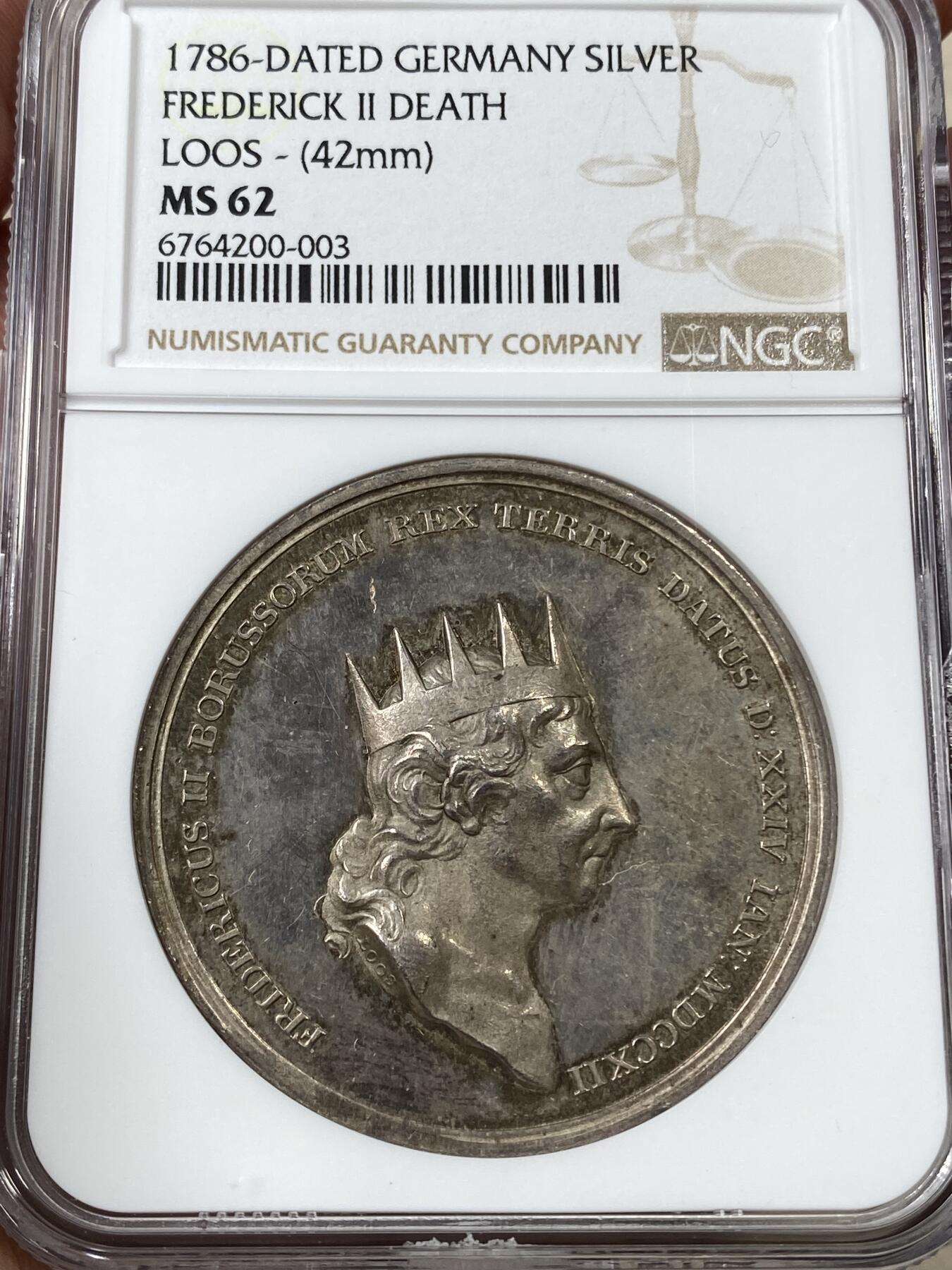 万国钱币拍卖第036期 NGC MS62 1786年德国普鲁士腓特烈大帝逝世纪念大银章 高浮雕五彩名家LOOS设计 42MM 26.5G