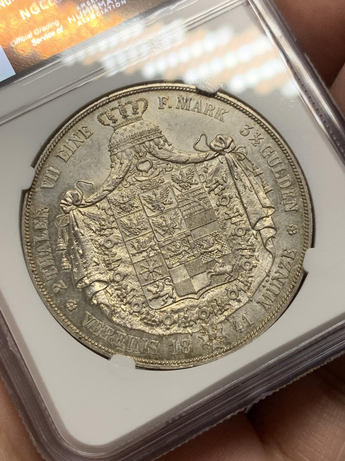 《竞宝斋》第322场 周日，周一，2场连拍 （全场包邮） NGC MS62 德国 普鲁士1841年洋葱头大窗帘2泰勒银币 37克大银币 淡金包浆 PL底板 不可多得的状态