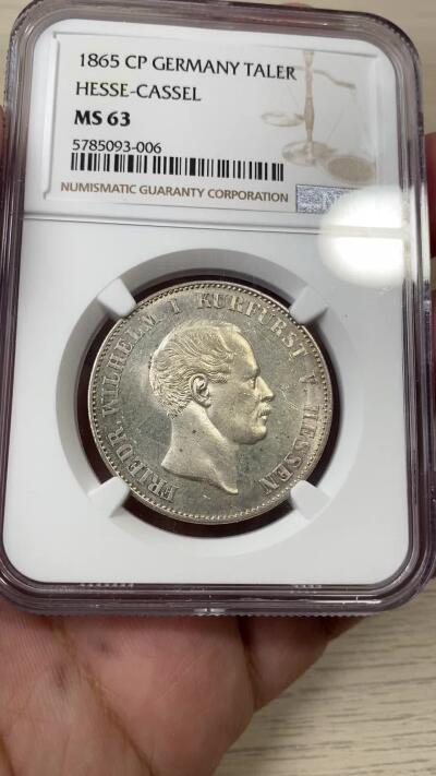 万国钱币拍卖第036期 NGC MS63 1865年德国黑森·卡塞尔CP盾徽流通1泰勒 喷砂感极强的小邦品种 原味转光 更高分仅一枚