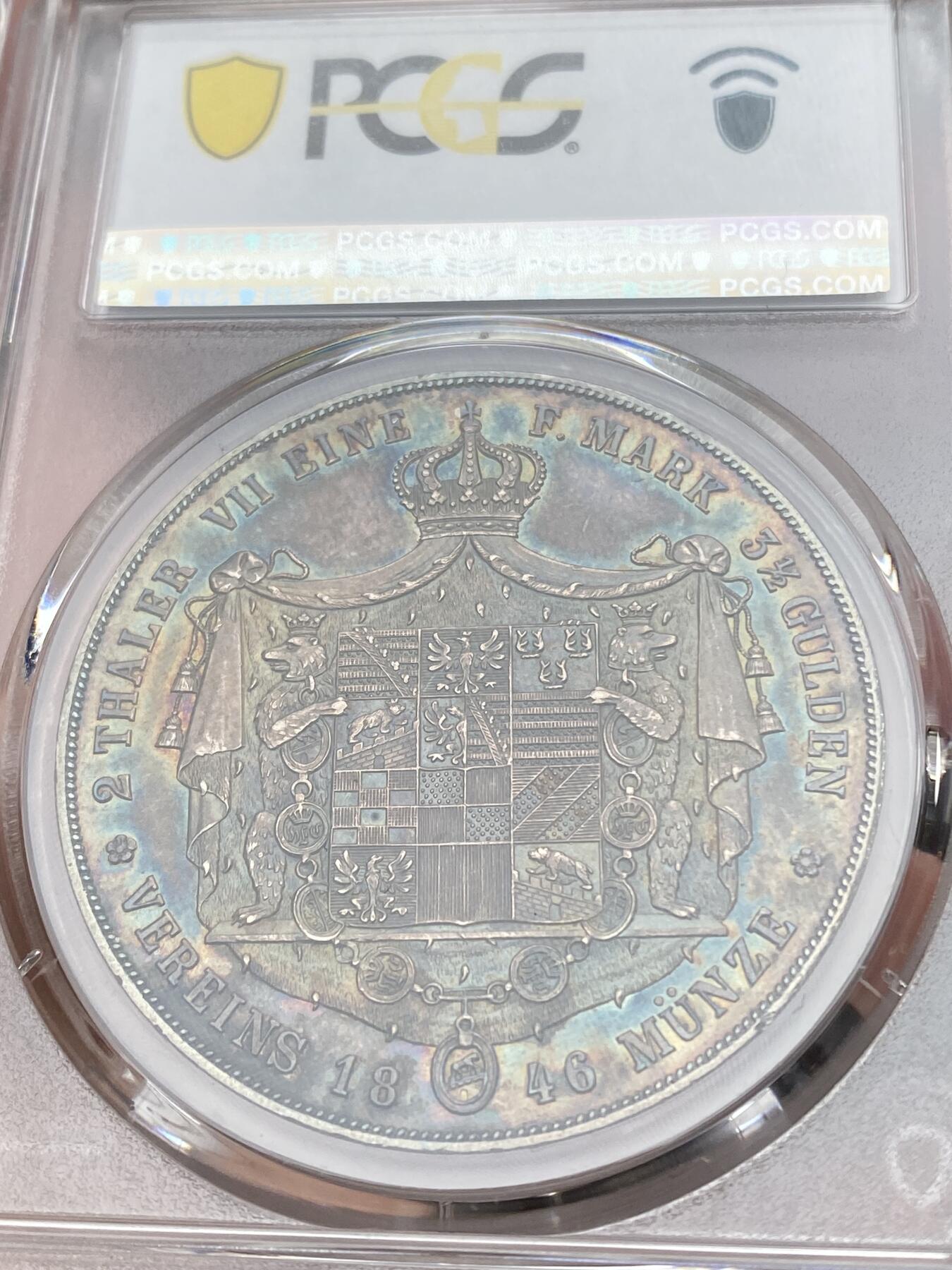 万国钱币拍卖第036期 PCGS MS62 1846年德国安哈尔特-德劭双熊大窗帘流通2泰勒 德邦2t中的大名誉与最具人气品种 利奥波德·弗雷德里希大公释迦牟尼般的卷发人见人爱 双熊护徽孔武有力 双面彩虹七彩包浆 底板类镜面质感 PCGS断崖式唯一冠军分