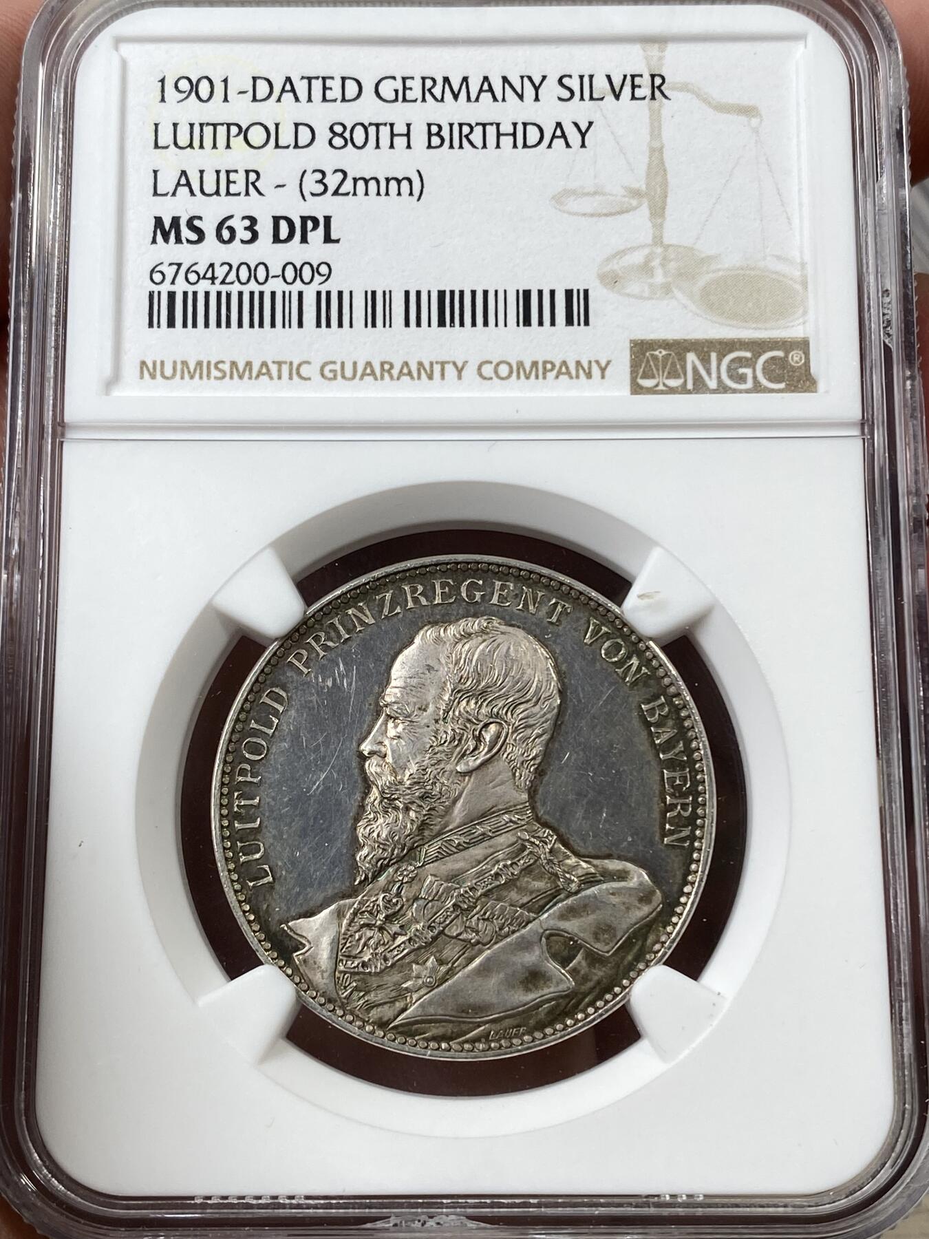 万国钱币拍卖第036期 NGC MS63DPL 1901年德国巴伐利亚利奥波德摄政王80大寿纪念银章 罕见品种 深度镜面五彩 双狮护盾表现力拉满