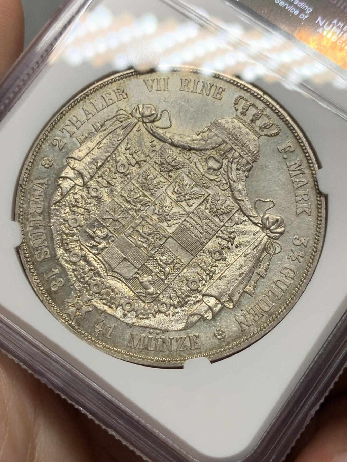 《竞宝斋》第322场 周日，周一，2场连拍 （全场包邮） NGC MS62 德国 普鲁士1841年洋葱头大窗帘2泰勒银币 37克大银币 淡金包浆 PL底板 不可多得的状态