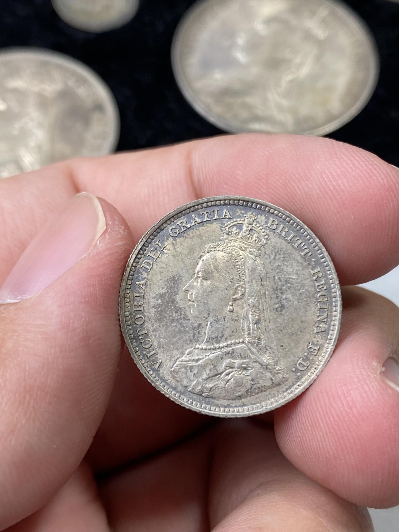 万国钱币拍卖第036期 1887英国维多利亚女王银套币（附原盒）