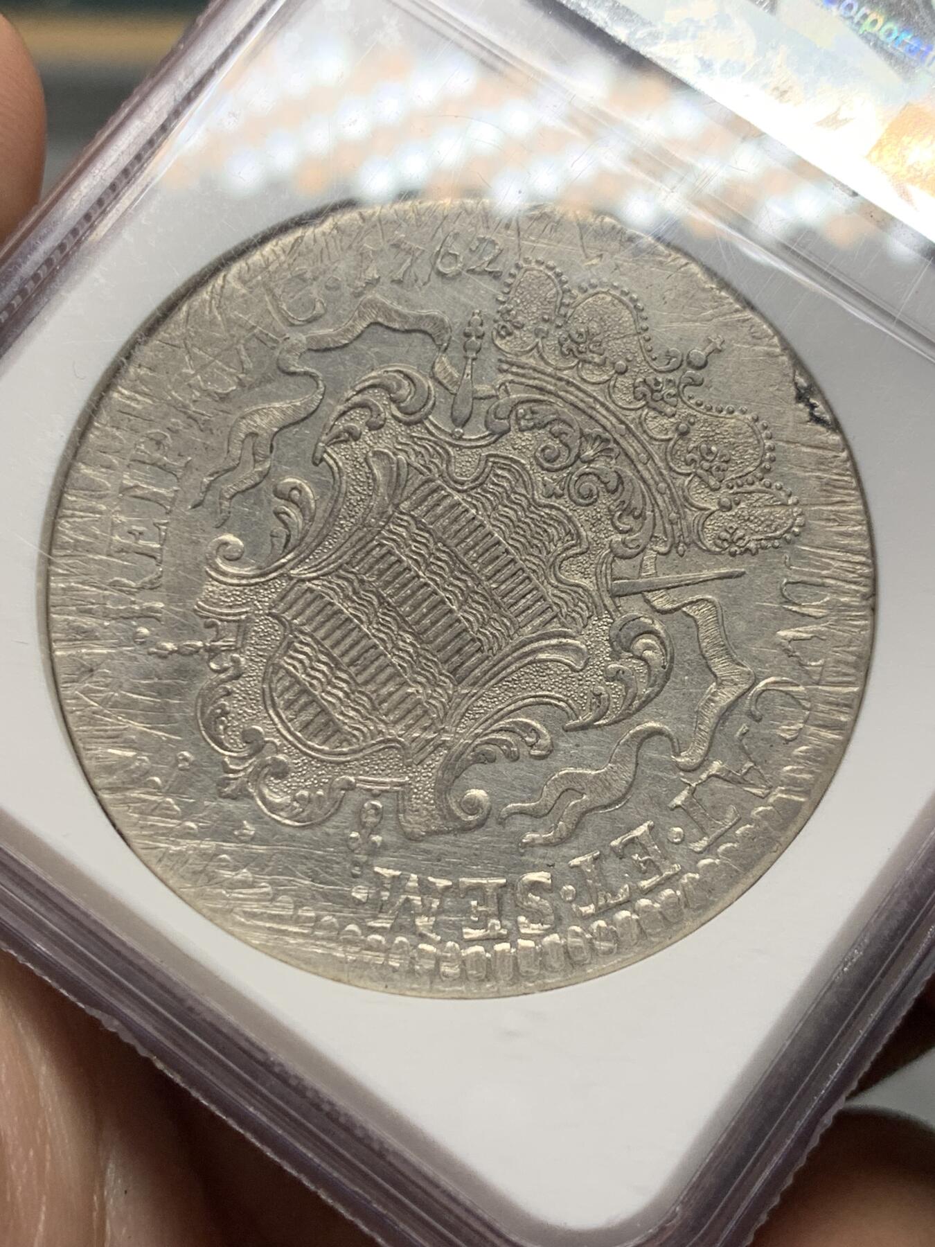 《竞宝斋》第323场 周日，周一，2场连拍 （全场包邮） NGC UNC 拉古萨 1762年 泰勒大银币 人物打制清晰 值得收藏