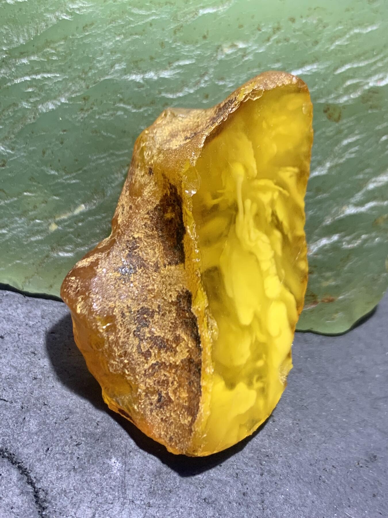 乌克兰原皮金绞蜜，蜜蜡原石一块