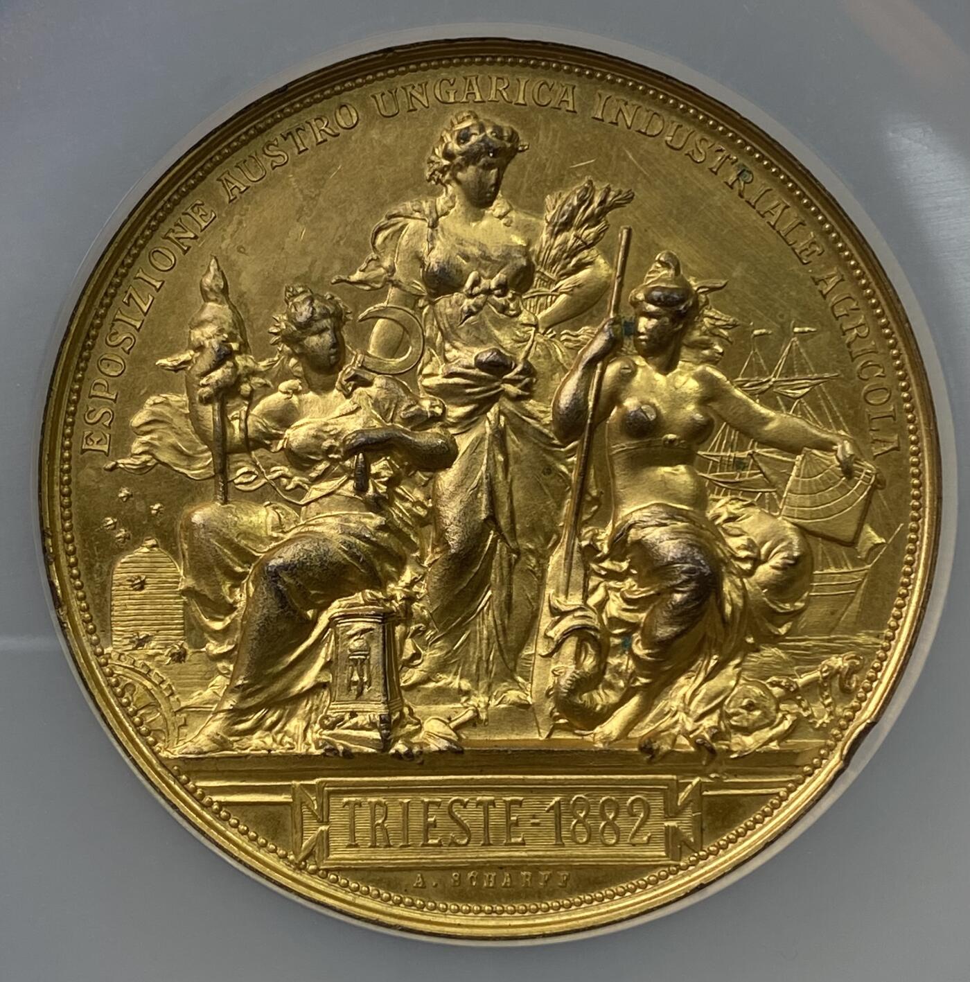 万国钱币拍卖第036期 NGC MS61 1882年奥地利弗朗茨一世纪念奥匈帝国工农业博览会镀金大铜章 奢华至极的高浮雕