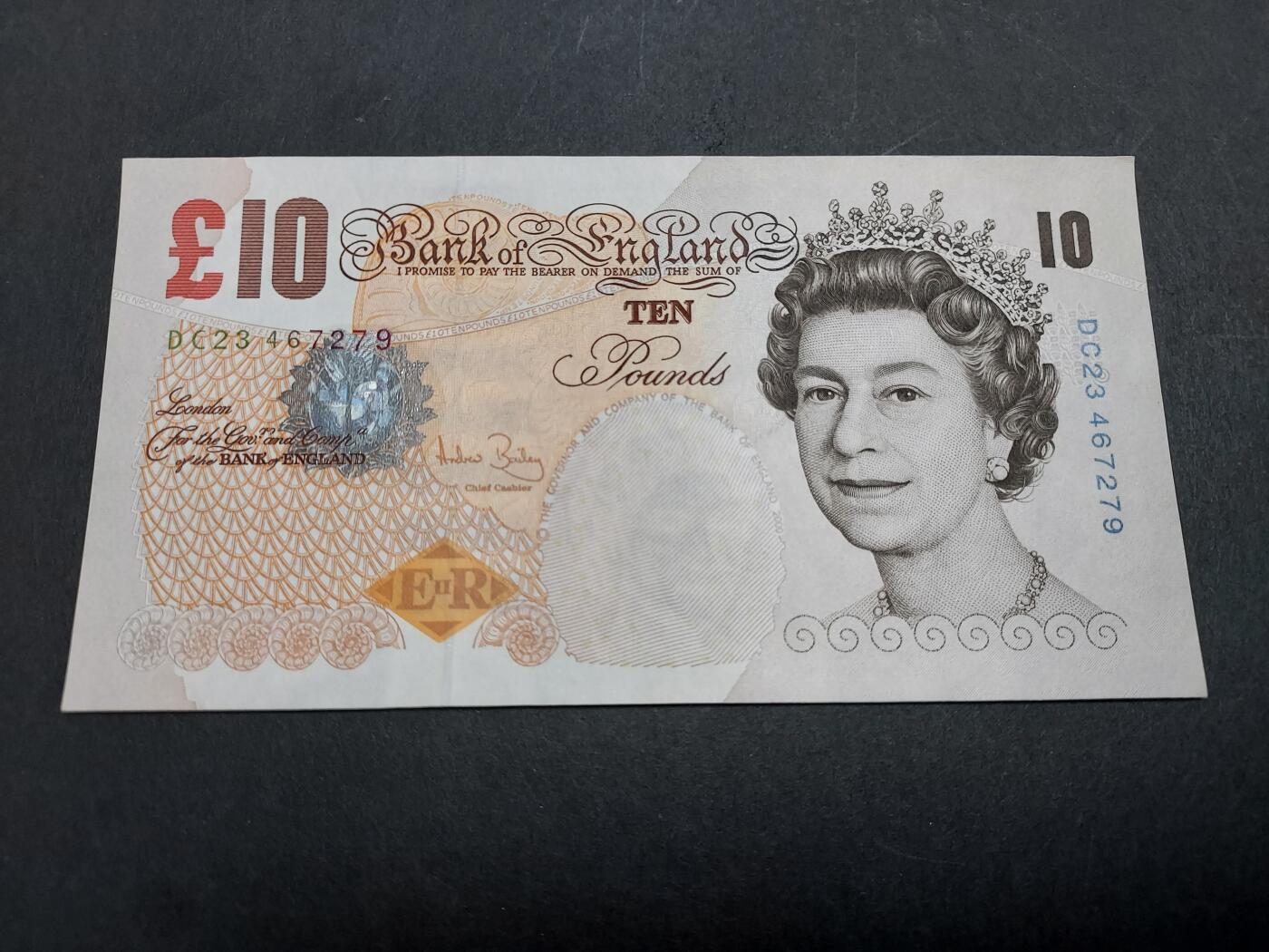博彦收藏 11月5日 8点钱币专场 英国女皇10镑 UNC 纸边有轻微软印 95品