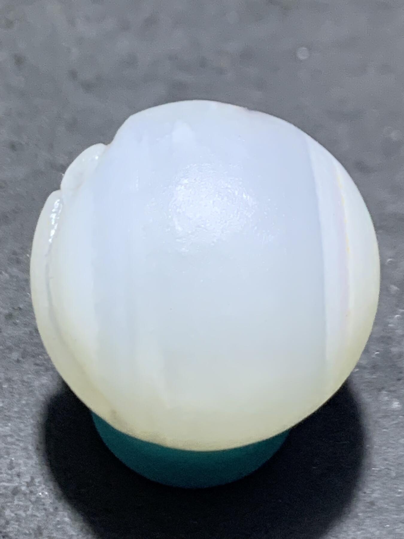 精美高玉化亚光海洋玉髓手工俏色巧雕求佛问道意境圆珠一个