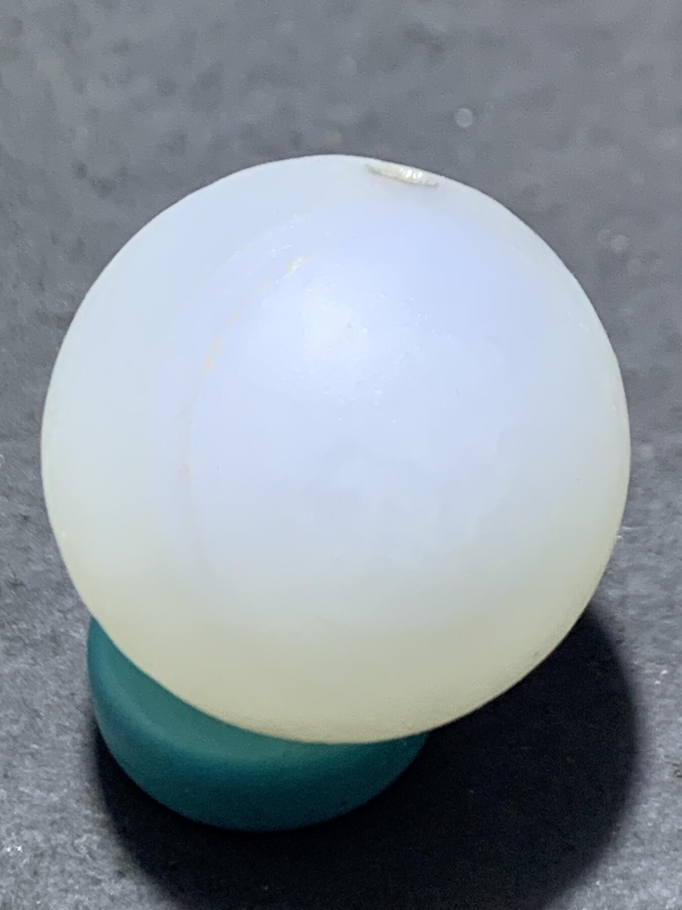 精美高玉化亚光海洋玉髓手工俏色巧雕求佛问道意境圆珠一个