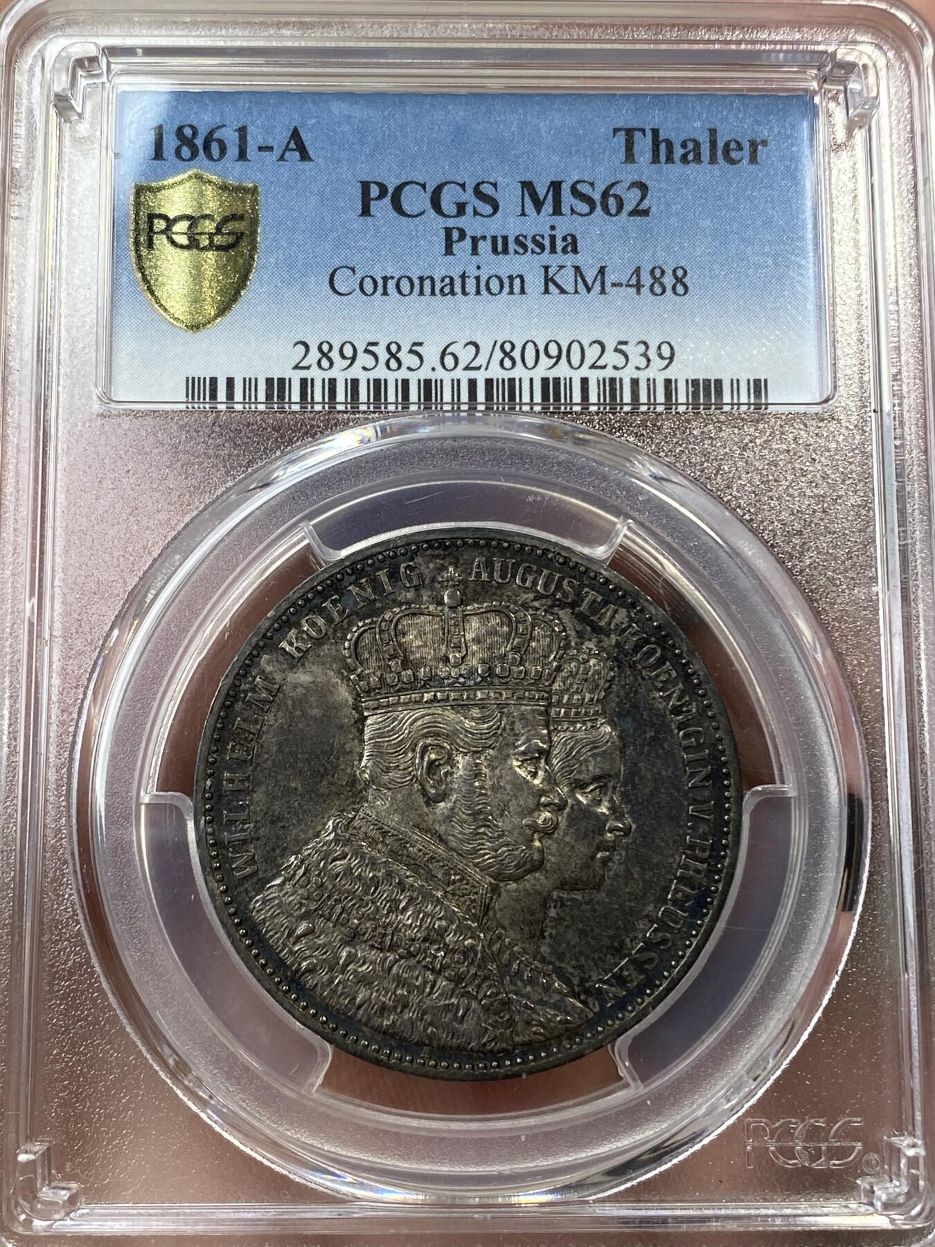 万国钱币拍卖第036期 PCGS MS62 1861年德国普鲁士威廉国王加冕纪念流通1泰勒 泰勒经典款黑色毛衣
