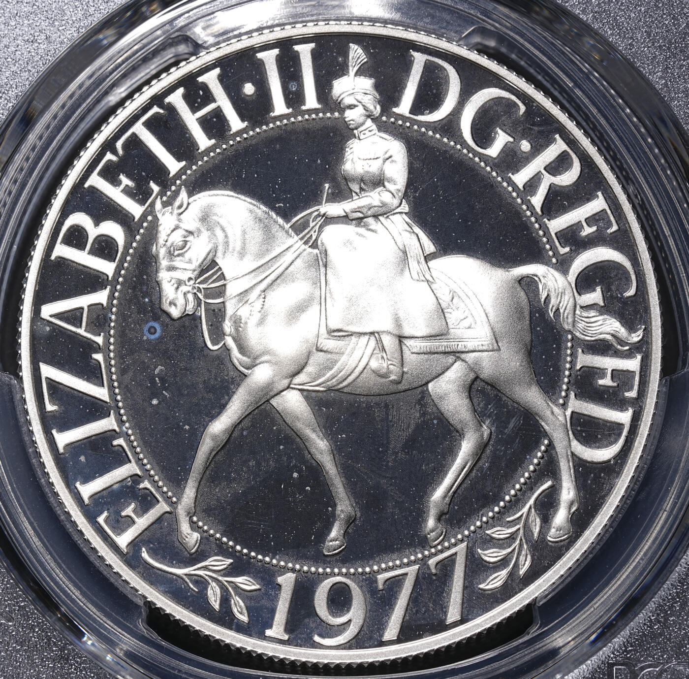 修遠堂世界钱币第四十六期 全场包邮 PCGS PR68DCAM 1977年英国女王登基25周年纪念25便士精制大银币 雾状氧化未养护 有原盒
