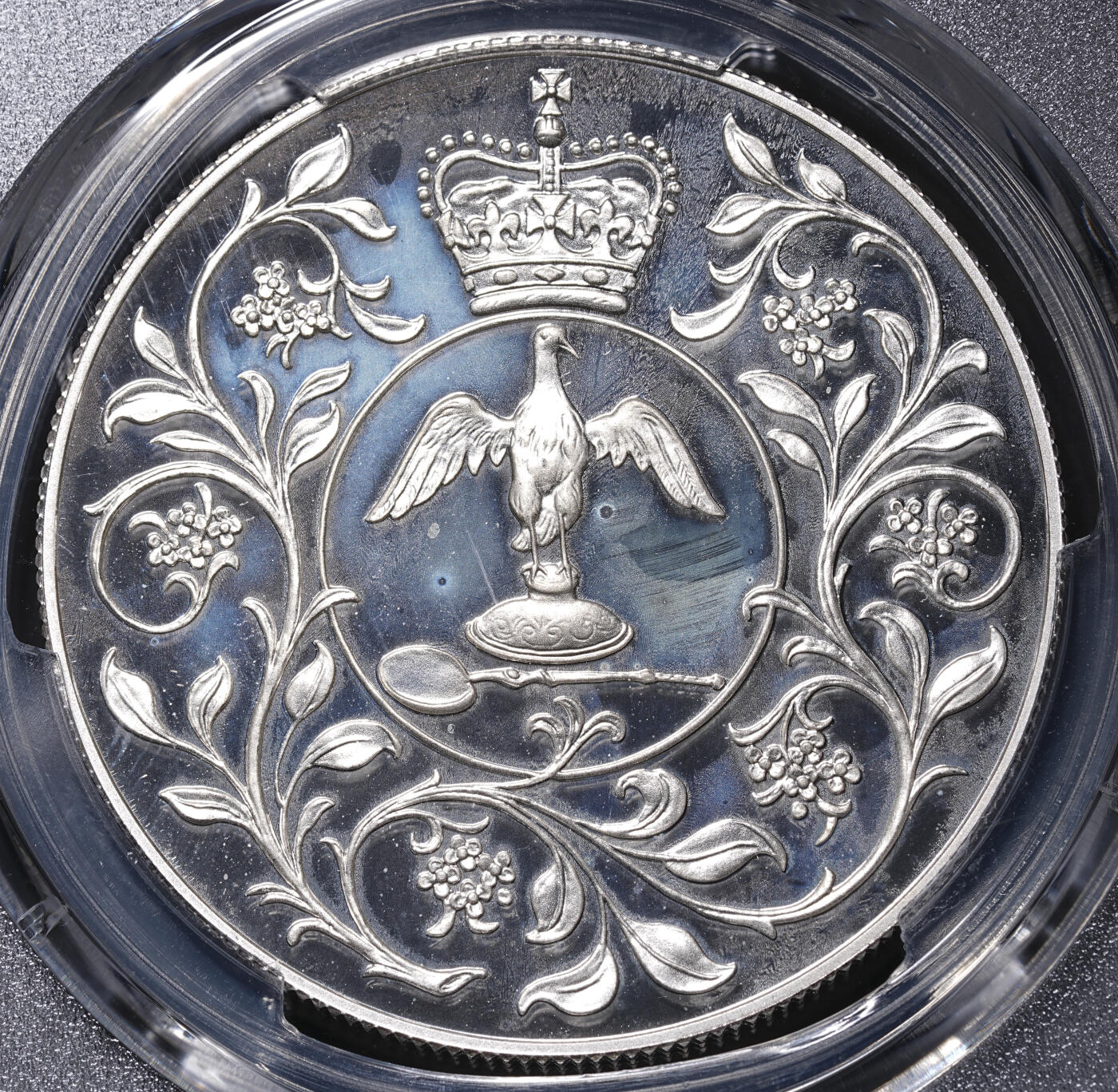 修遠堂世界钱币第四十六期 全场包邮 PCGS PR68DCAM 1977年英国女王登基25周年纪念25便士精制大银币 雾状氧化未养护 有原盒
