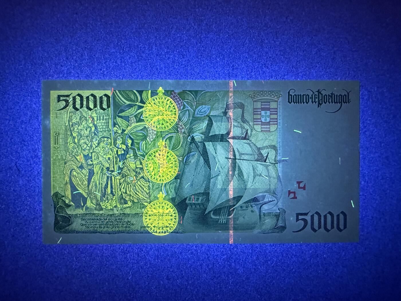《张总收藏》173期-周日外币精选 葡萄牙5000埃斯库多 UNC 1996年 边缘荧光