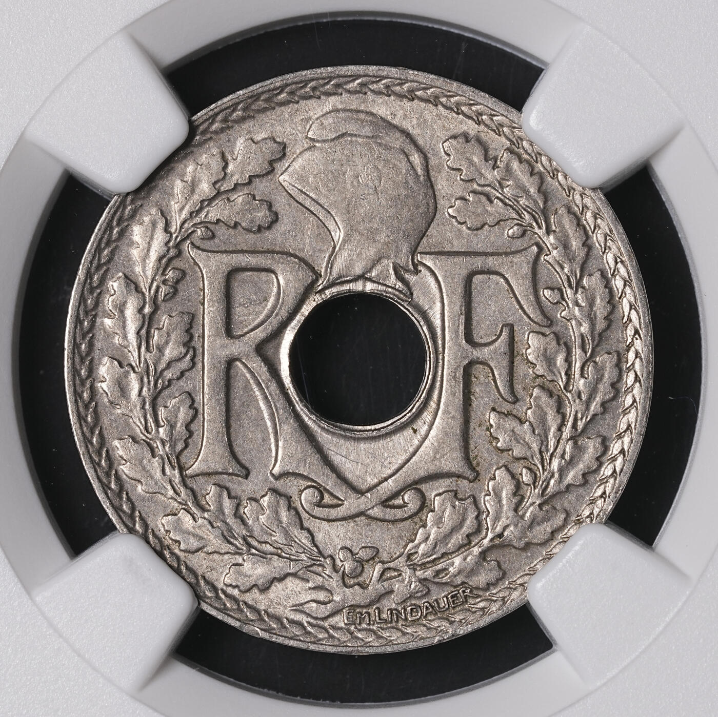 修遠堂世界钱币第四十六期 全场包邮 NGC MS63 1918年法国中孔25分