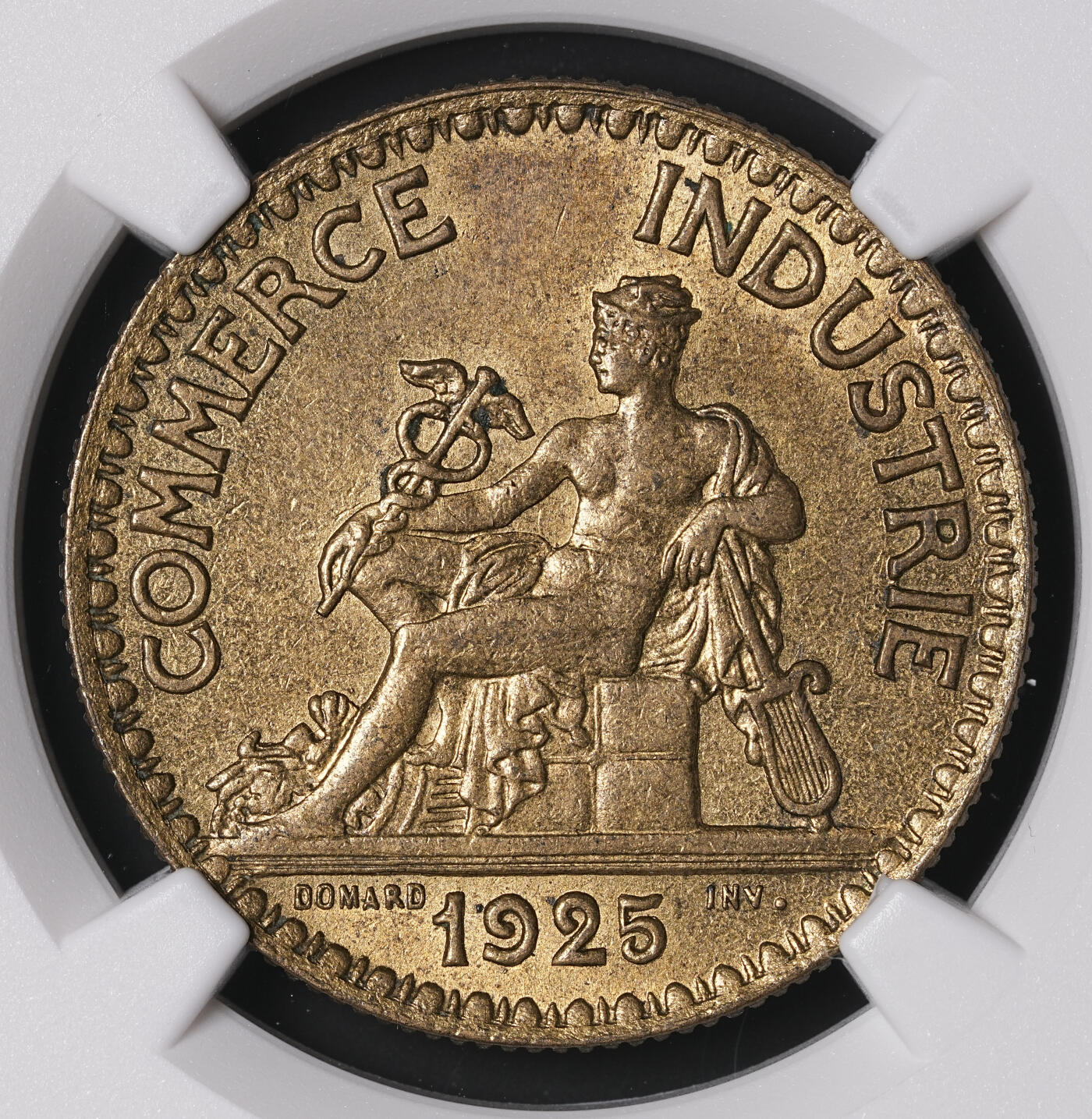 修遠堂世界钱币第四十六期 全场包邮 NGC MS63 1925年法国坐人2法郎铜币
