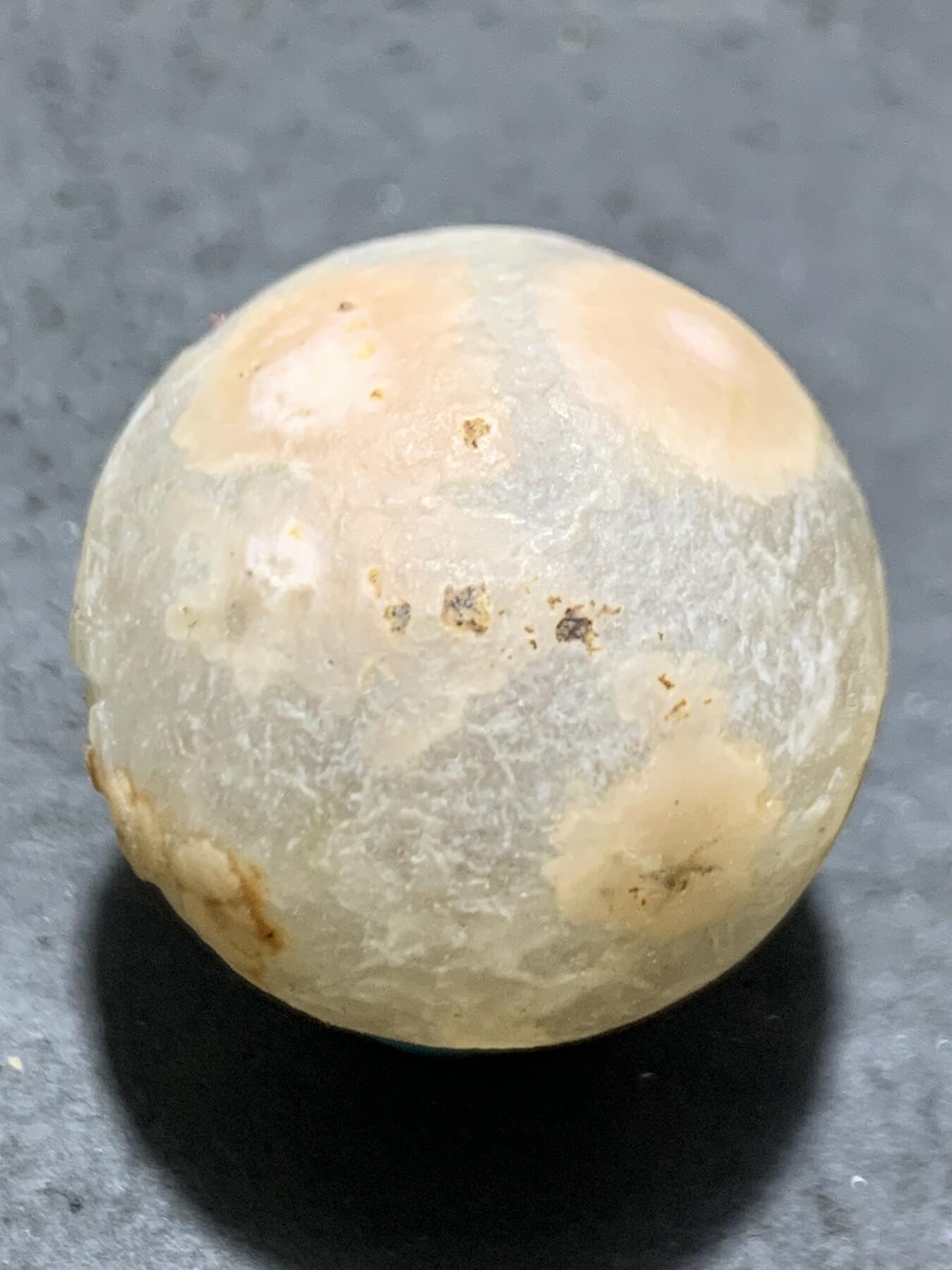 精美亚光原皮天眼纹冰飘糖心料战国红玛瑙手工雕刻悟字随形珠一颗