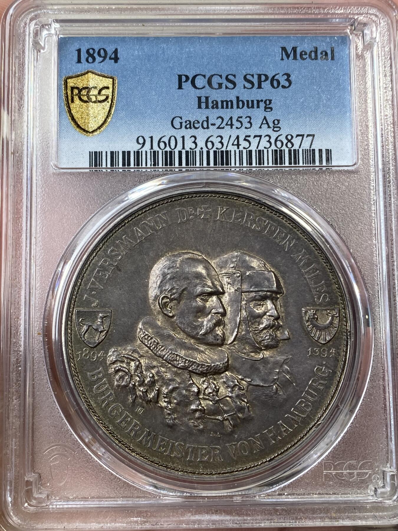 万国钱币拍卖第036期 PCGS SP63 1894德国纪念里策布特尔城堡并入汉堡500周年纪念大银章  43MM 30G 该城堡最早可追溯至北欧少数族裔萨米人于1340年前后建立的一座坚固的建筑-‘斯坦堡’，后来汉堡人1394年购买了该城堡，此后500多年此城堡一直是汉堡的飞地。原味黑漆古包浆，十分精美，PCGS唯一亚军分。
