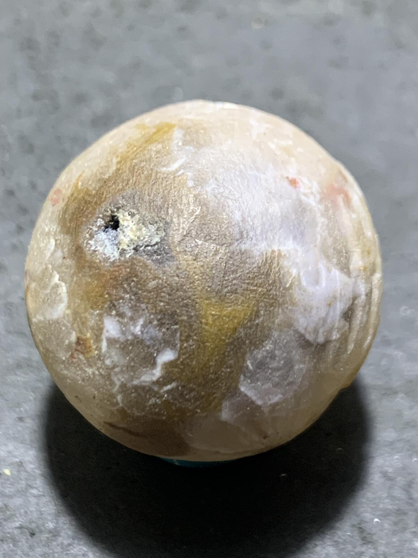 精美亚光原皮天眼纹冰飘糖心料战国红玛瑙手工雕刻悟字随形珠一颗