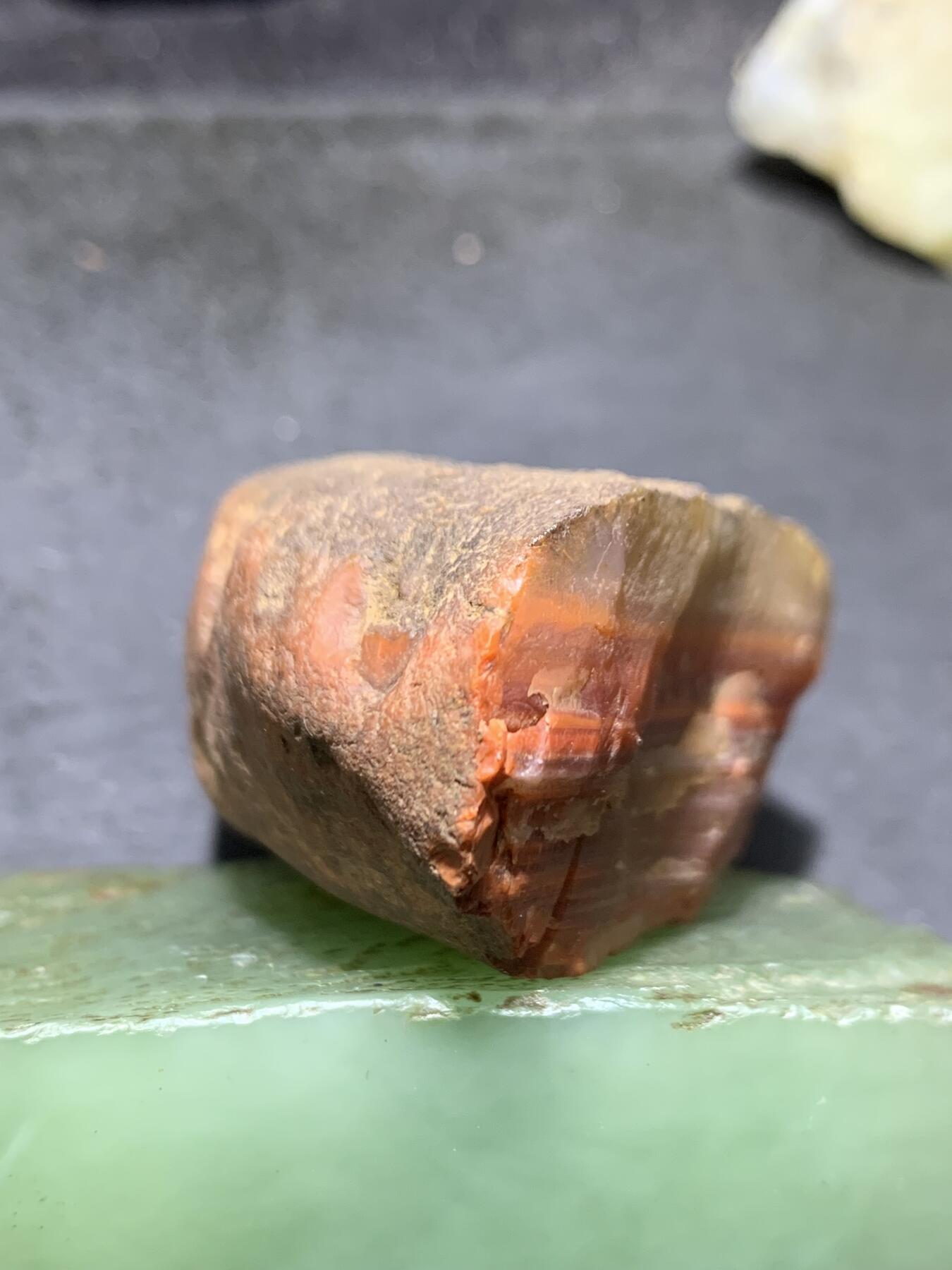 精美原皮冻料千层纹开窗料南红玛瑙原石一颗