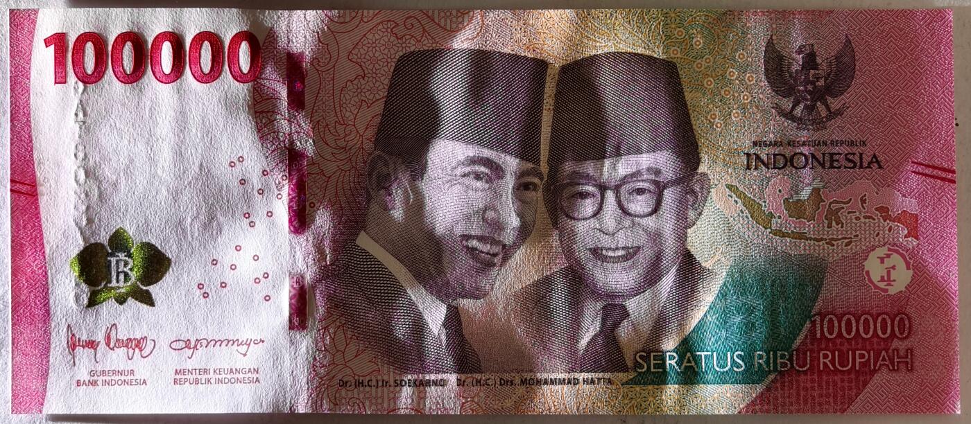 紫瑗钱币——第493期——纸币场 印度尼西亚 2022年 苏加诺和穆罕默德·哈达 100000卢比 UNC