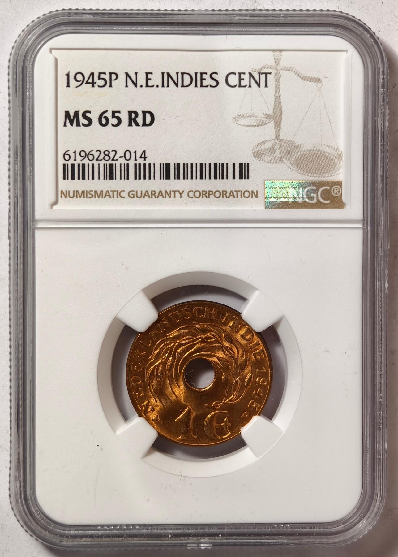 紫瑗钱币——第452期 荷属东印度 1945年 P版 1分 中孔 NGC MS65 RD