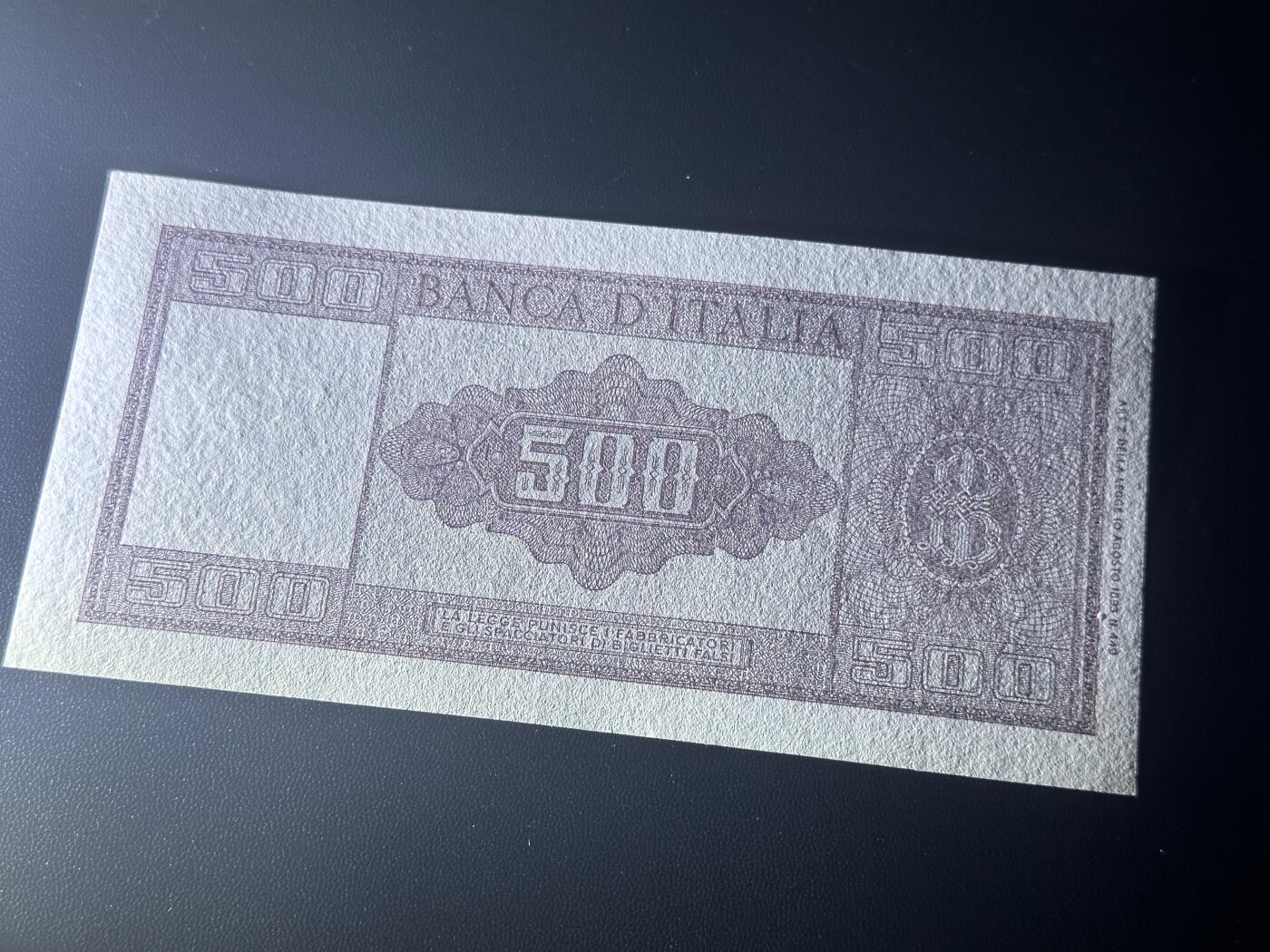 《外钞收藏家》第四百三十四期 1947年意大利500里拉 UNC- 少量潮
