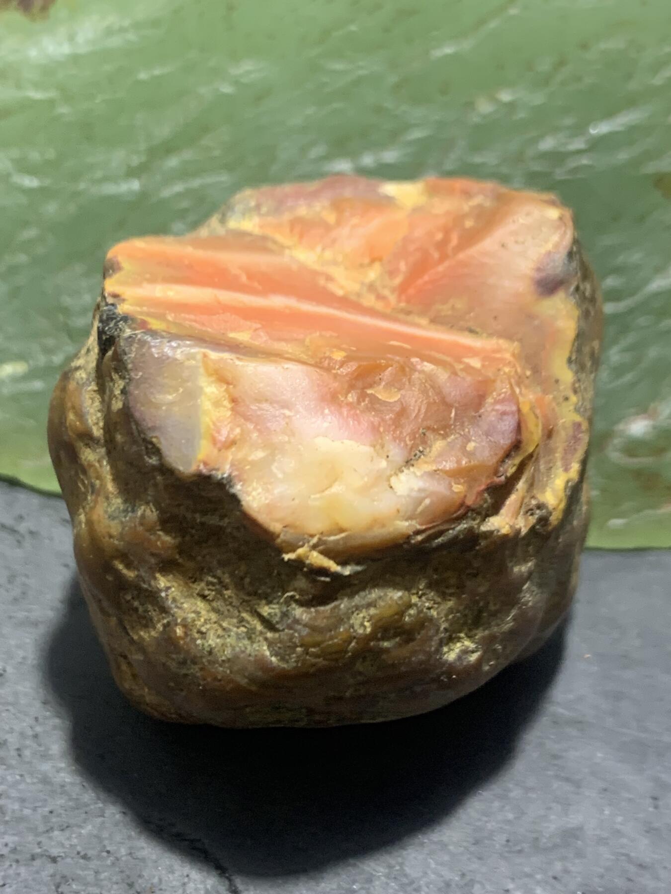 精美原皮开窗料红白双色南红玛瑙原石一颗，