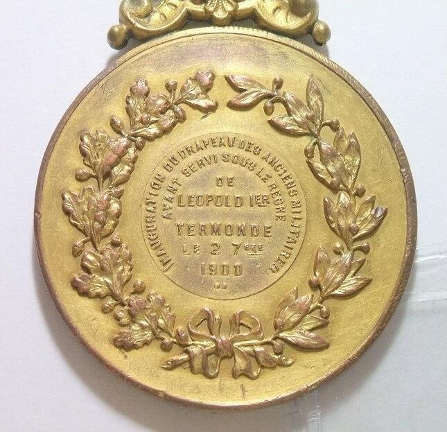比利时1900年 利奥波德一世戴皇冠高浮雕大镀金章 45MM