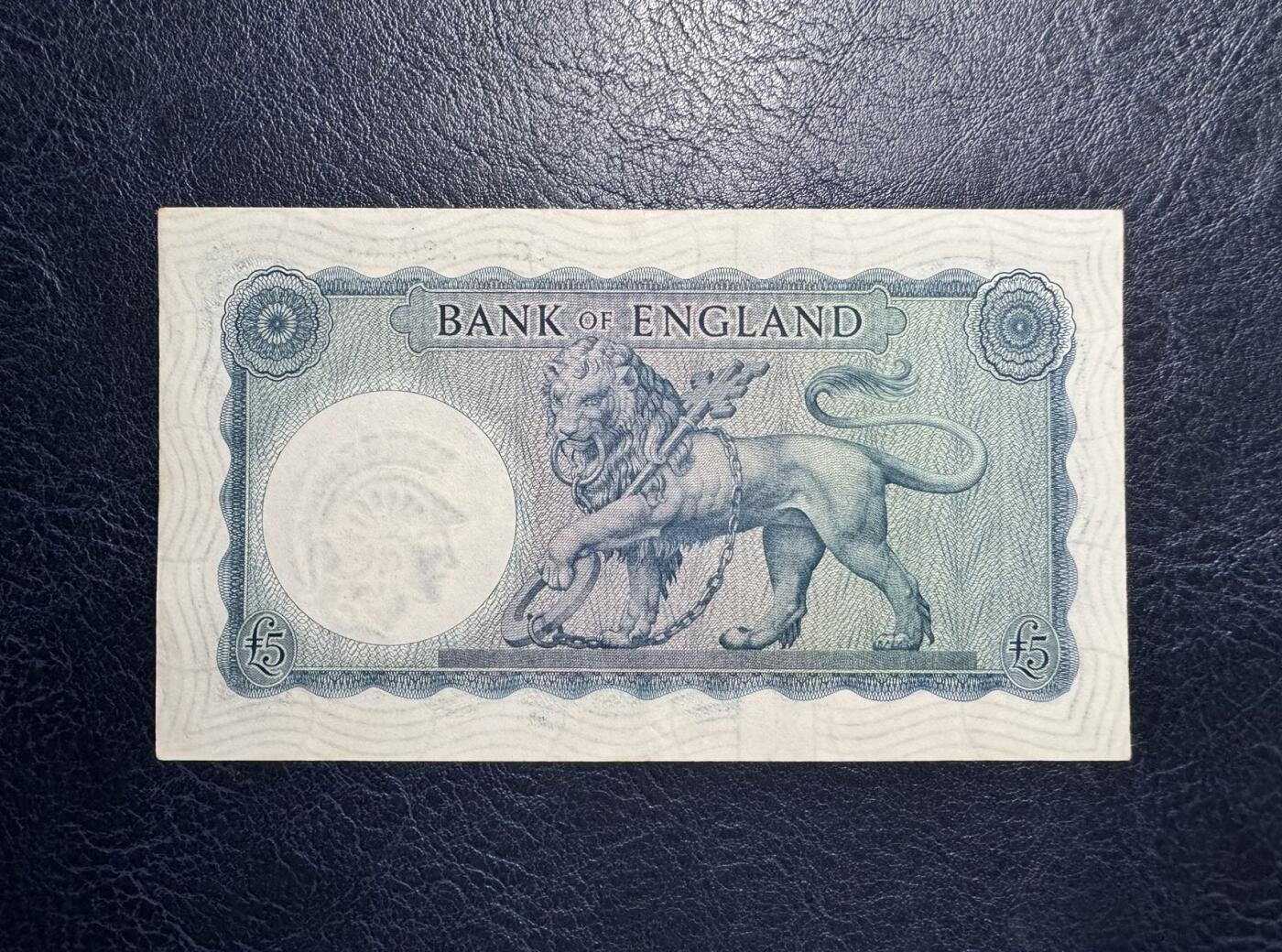 【炜奕收藏】，第十八期 英国B序列5磅，AU品相，号码无47