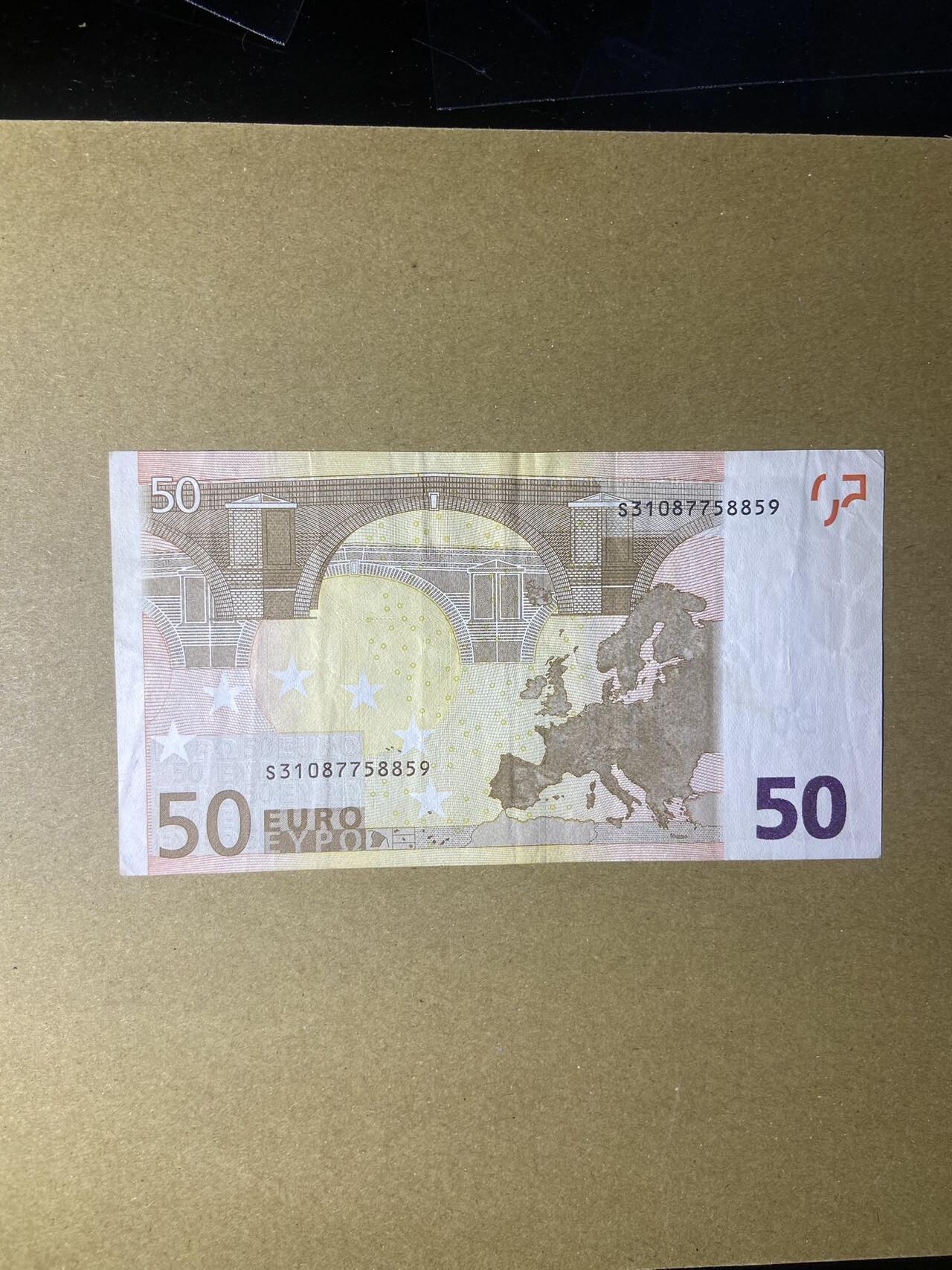 【炜奕收藏】，第十八期 50欧元2签，流通品相